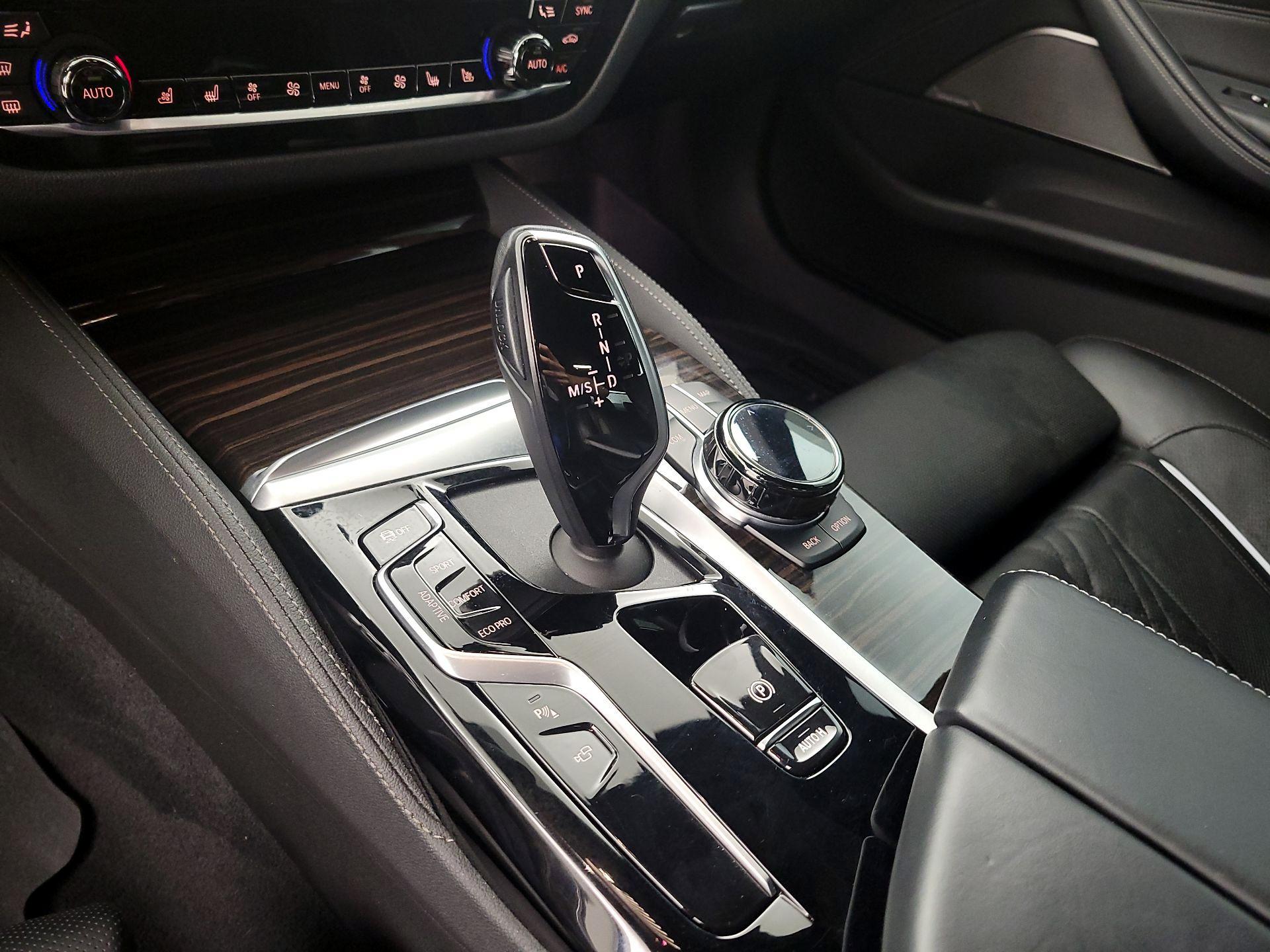 Thumbnail: 2021 BMW 5 Series - 18