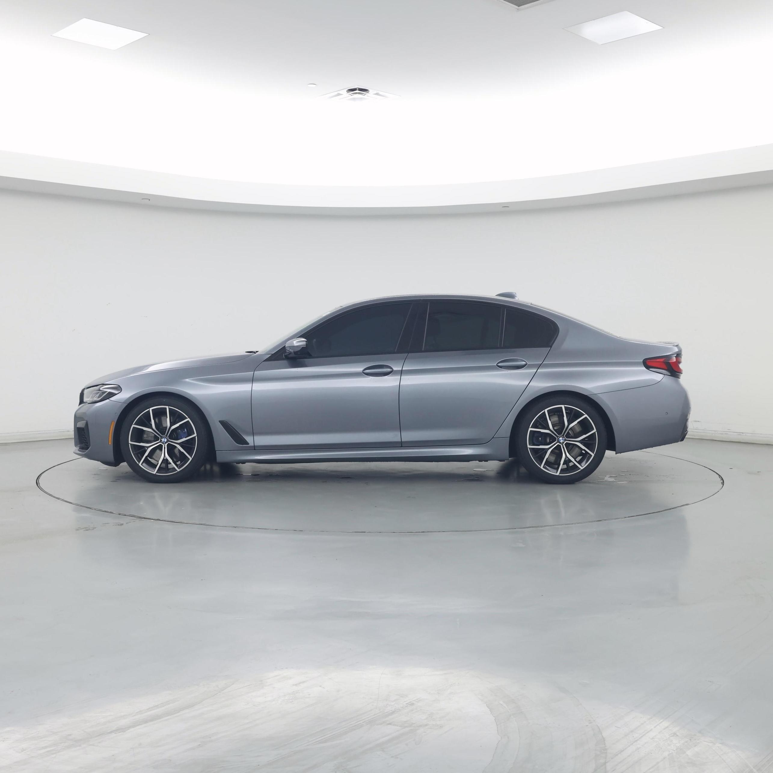 Thumbnail: 2021 BMW 5 Series - 3