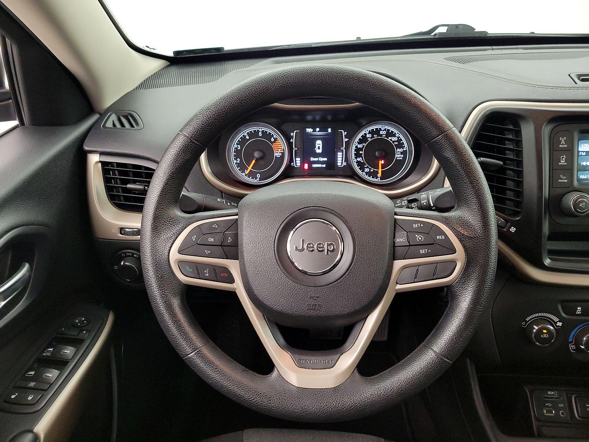 Thumbnail: 2017 Jeep Cherokee - 10