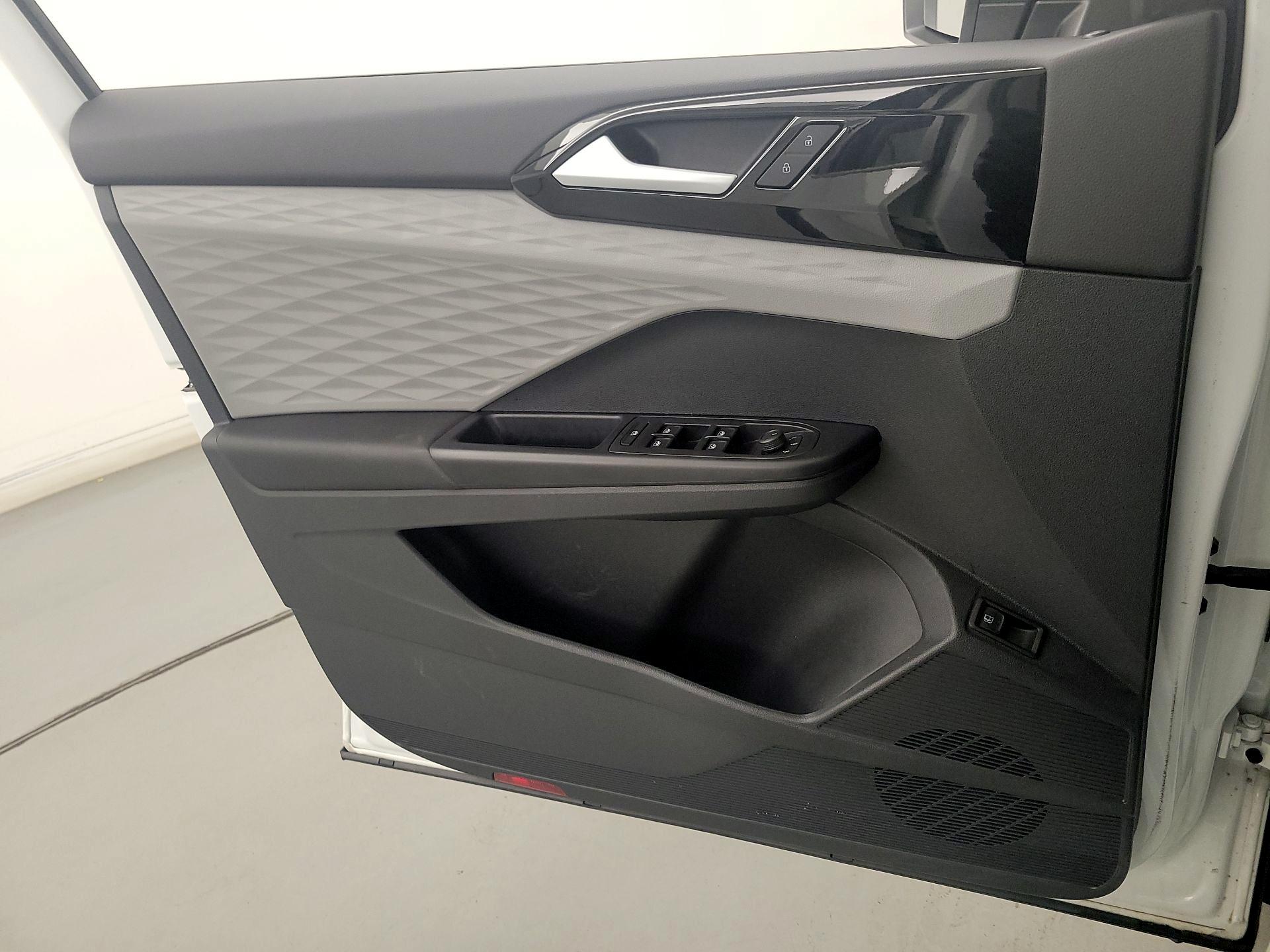 Thumbnail: 2023 Volkswagen Taos - 12