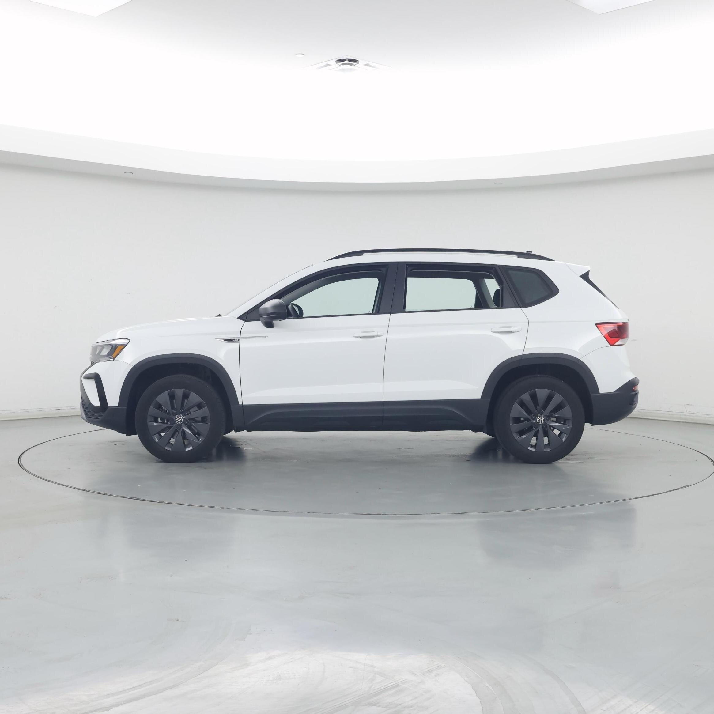 Thumbnail: 2023 Volkswagen Taos - 3