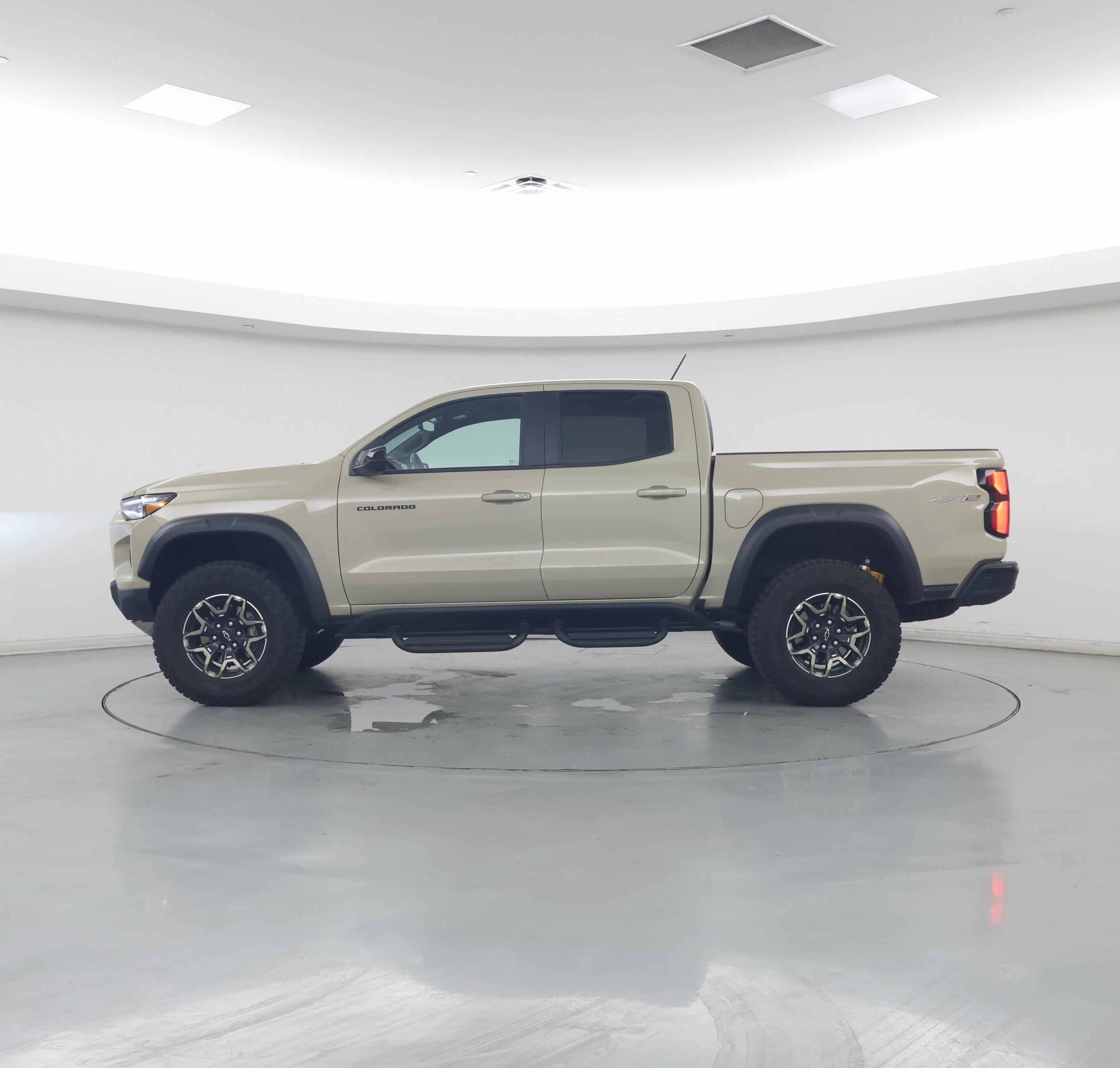 Thumbnail: 2024 Chevrolet Colorado - 3