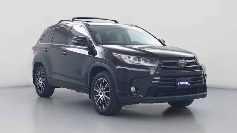 2017 Toyota Highlander SE Hero Image