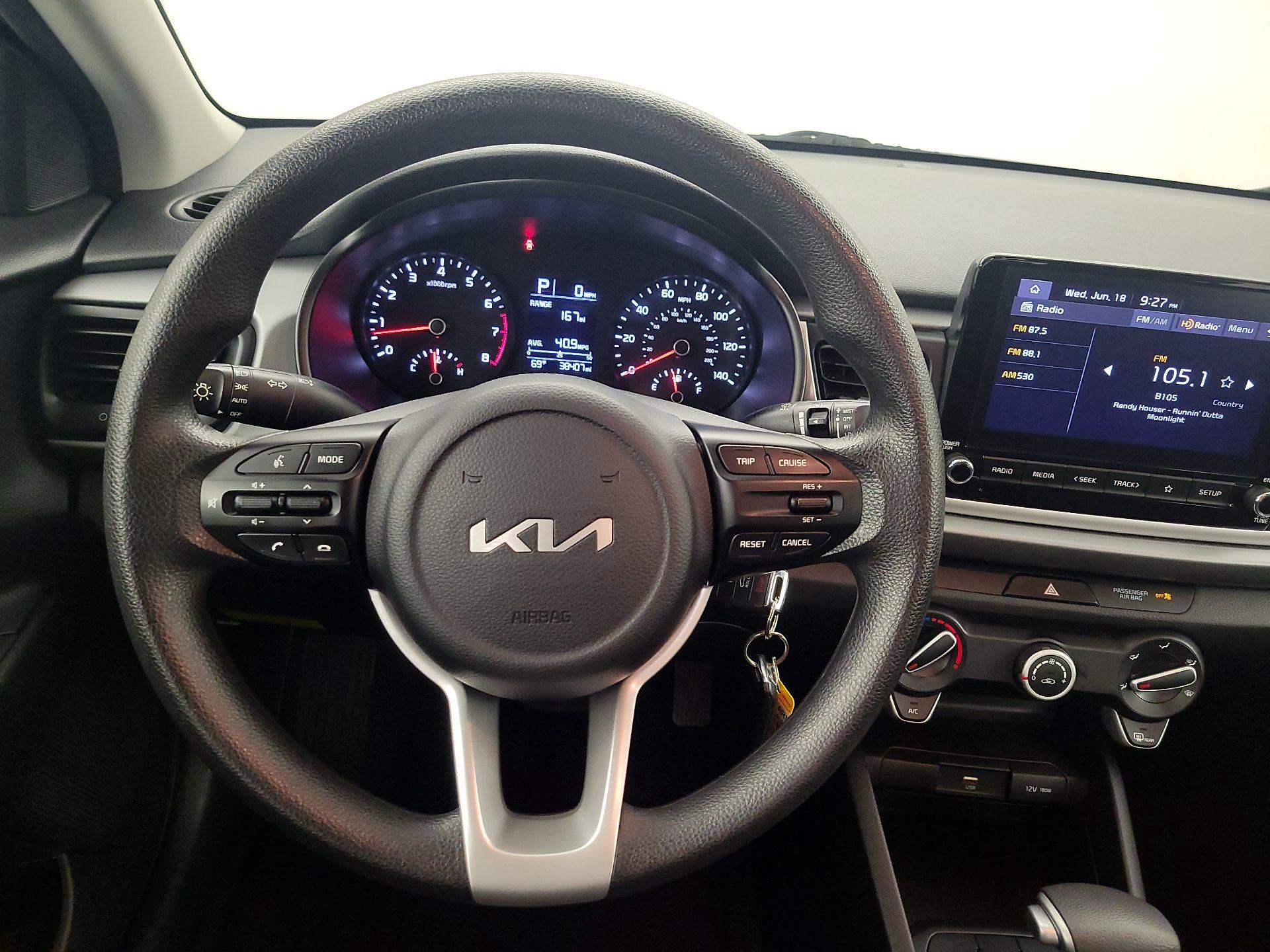 Thumbnail: 2022 Kia Rio - 10