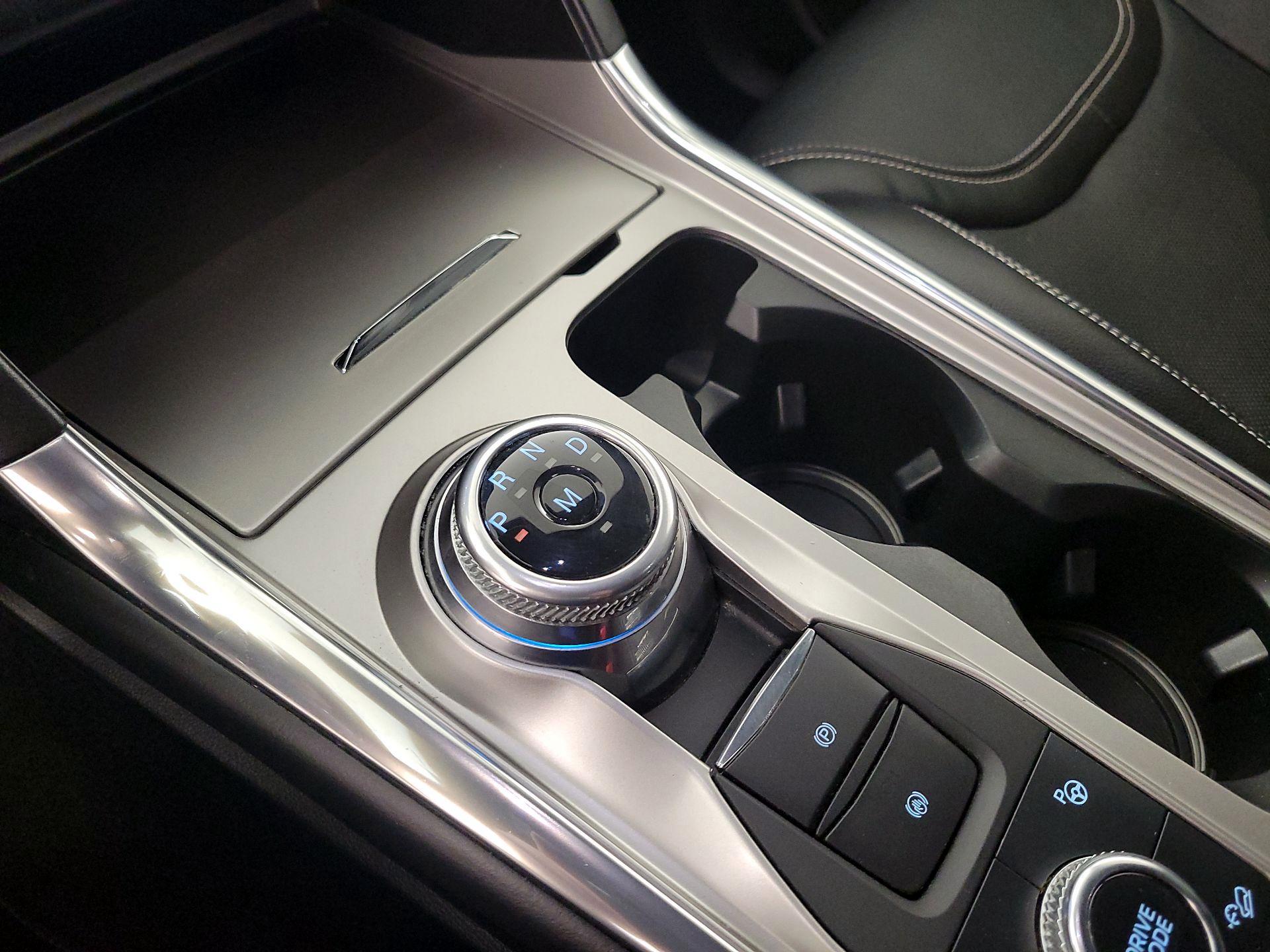 Thumbnail: 2020 Ford Explorer - 18