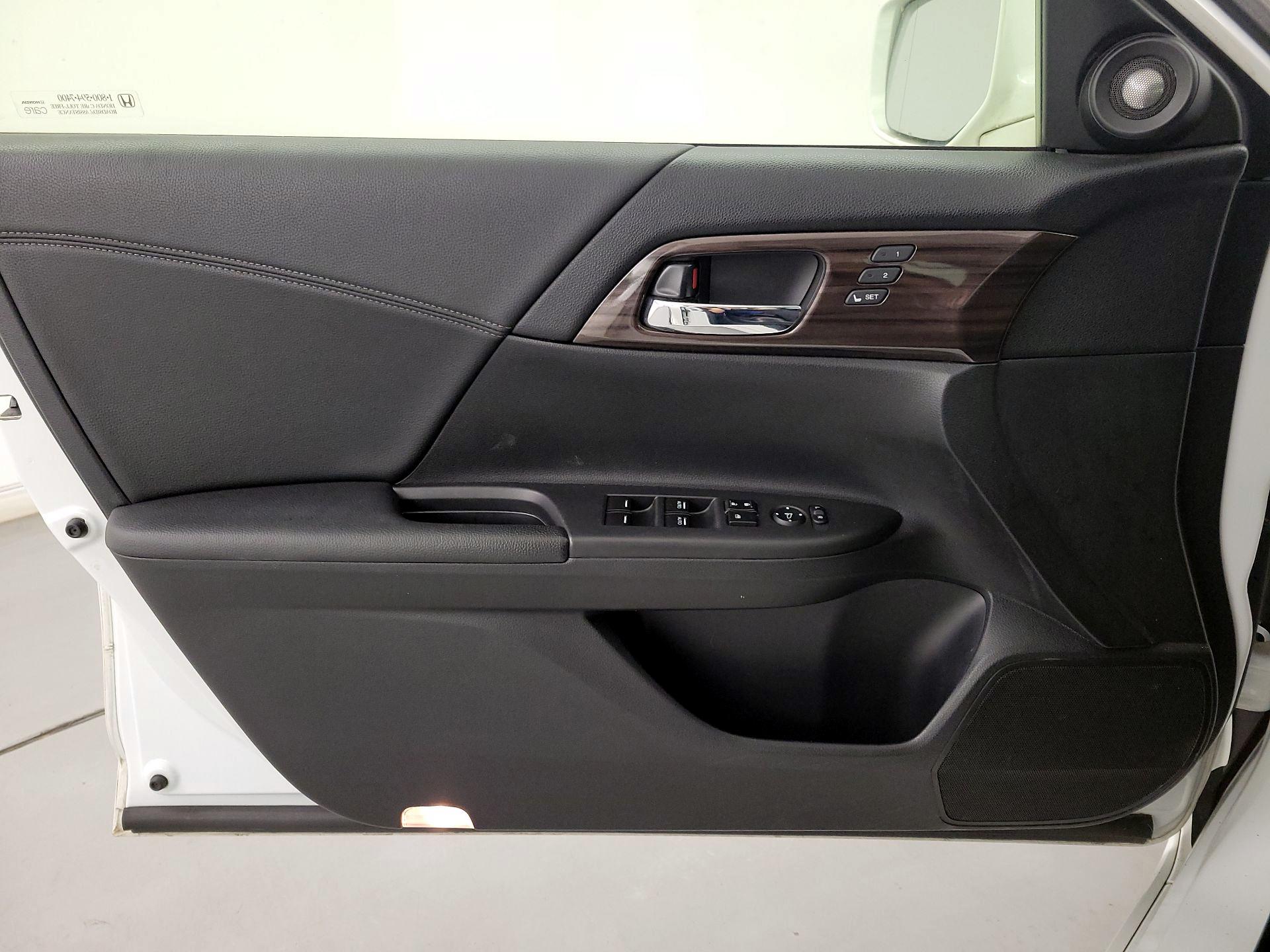 Thumbnail: 2017 Honda Accord - 12