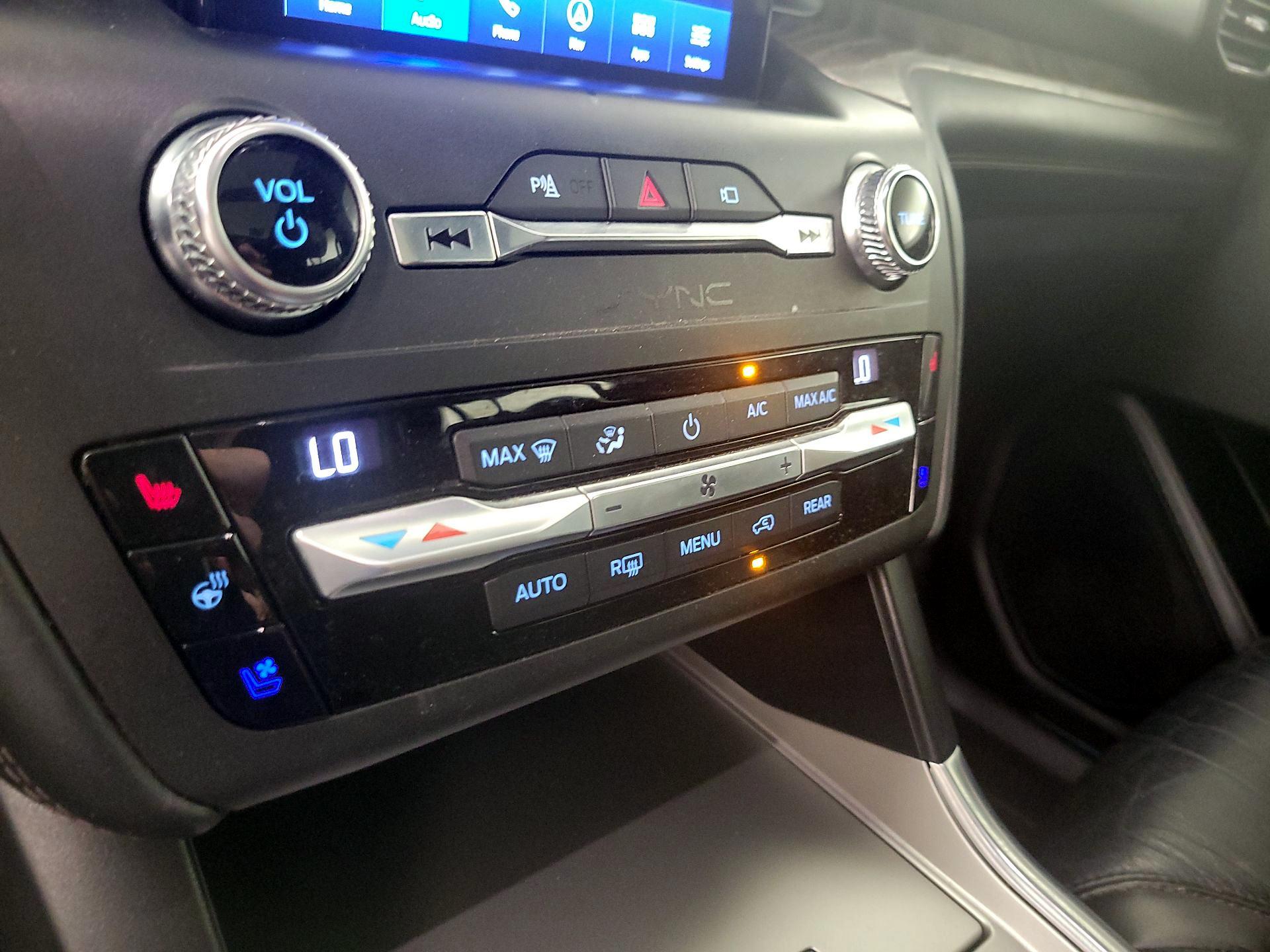 Thumbnail: 2020 Ford Explorer - 17