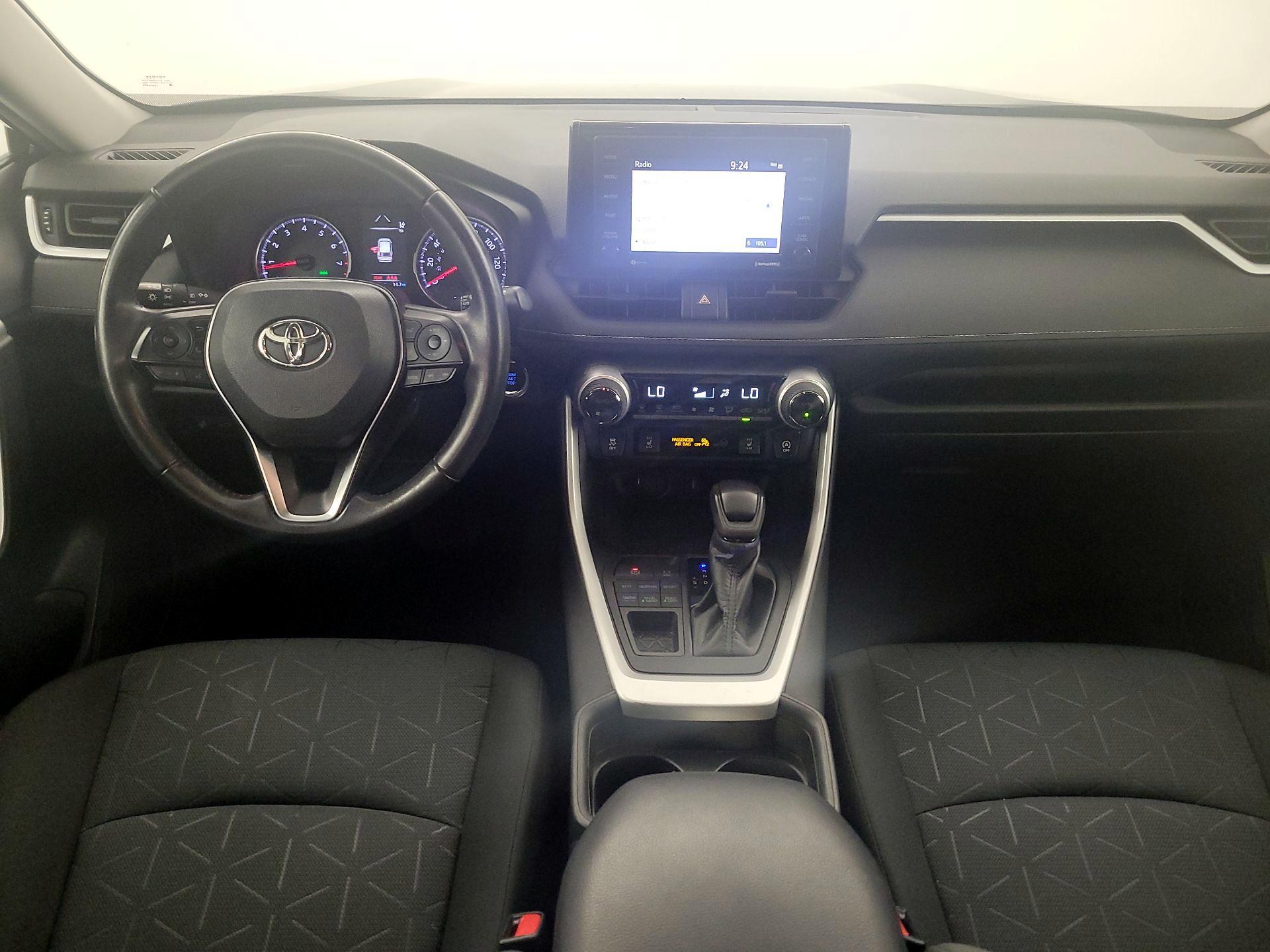 Thumbnail: 2020 Toyota RAV4 - 9