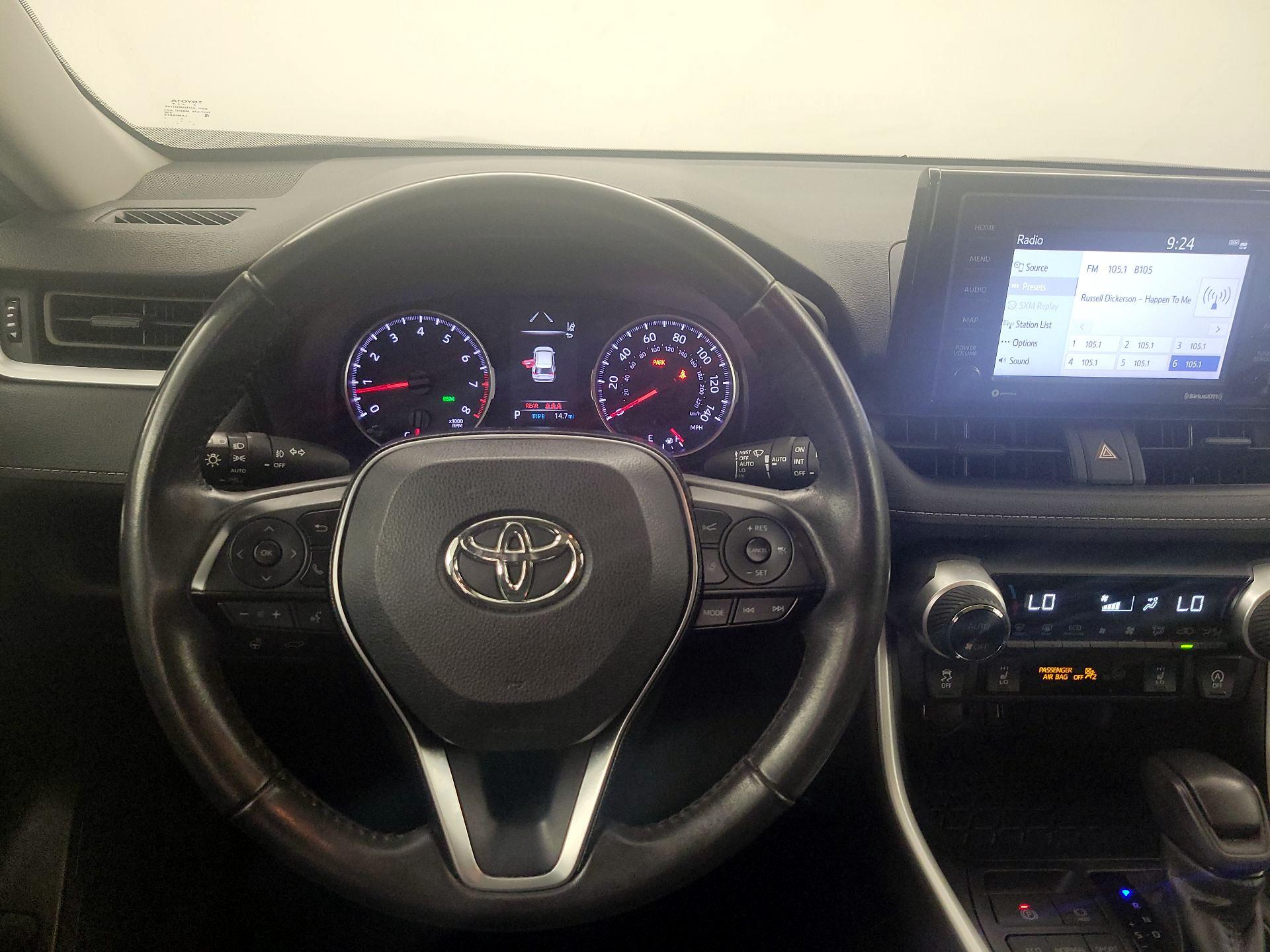 Thumbnail: 2020 Toyota RAV4 - 10