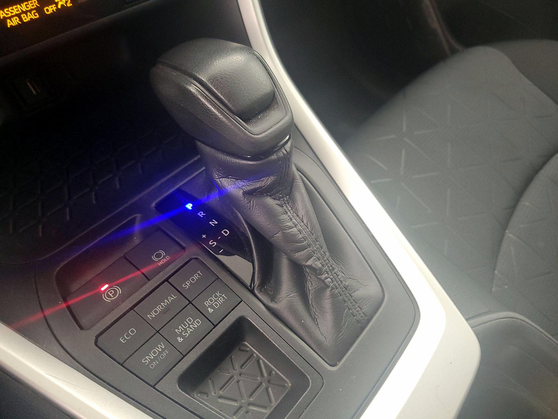 Thumbnail: 2020 Toyota RAV4 - 17