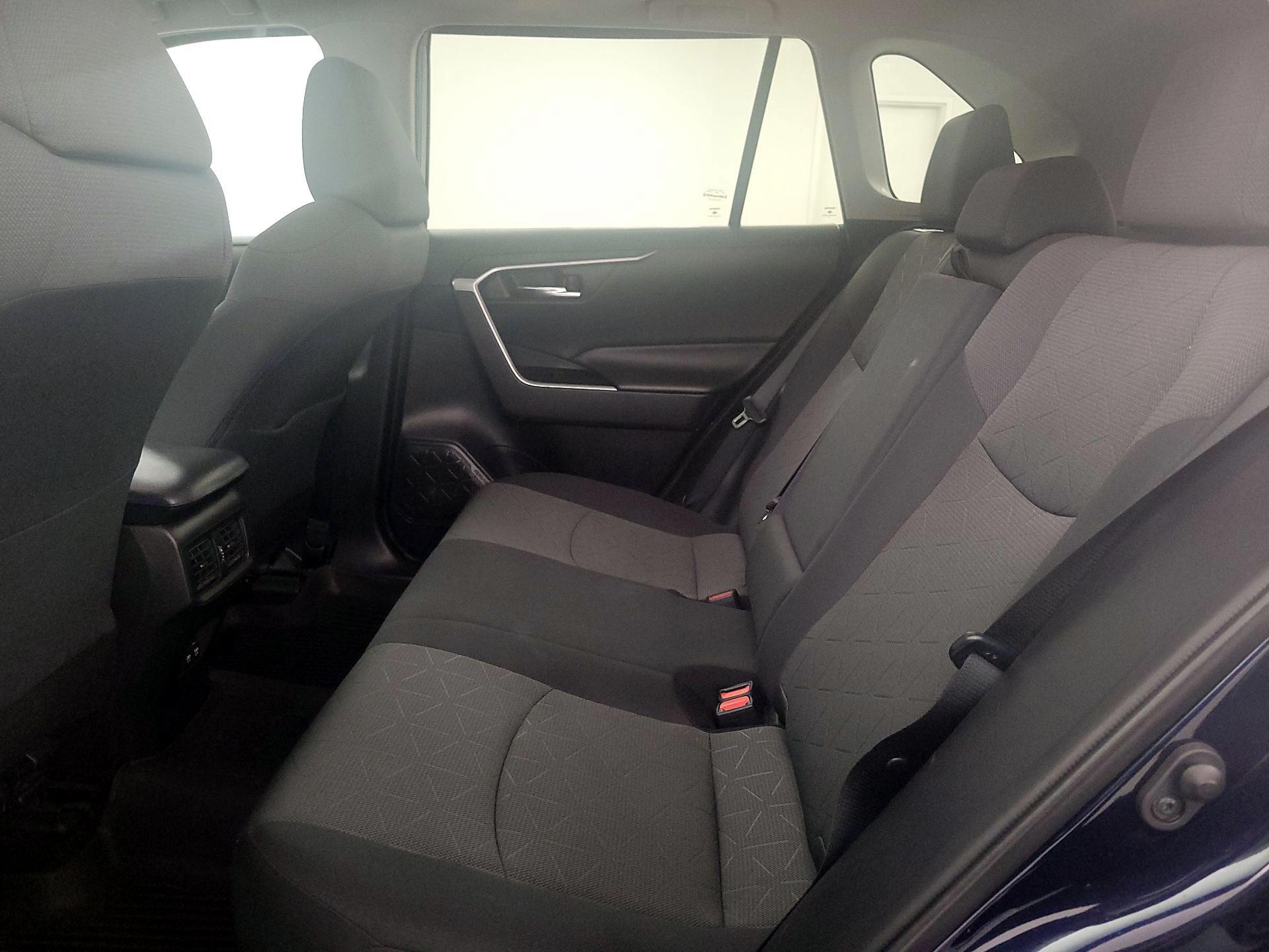 Thumbnail: 2020 Toyota RAV4 - 20