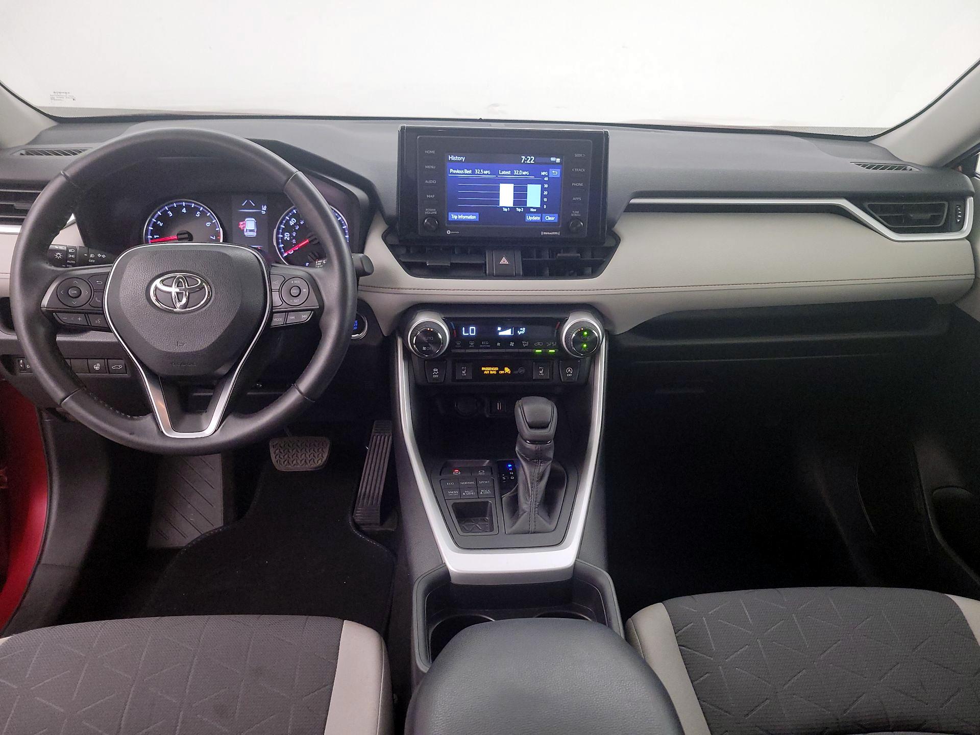 Thumbnail: 2020 Toyota RAV4 - 9