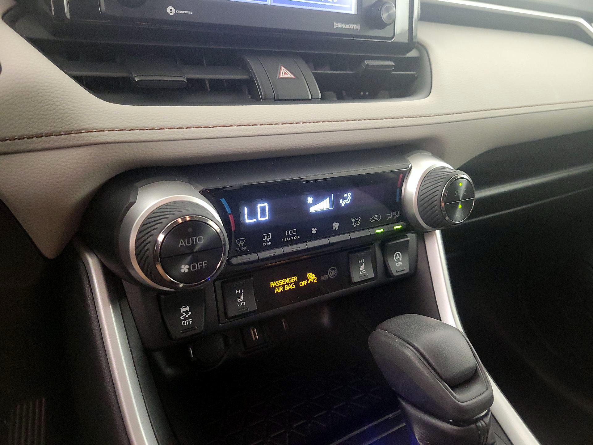 Thumbnail: 2020 Toyota RAV4 - 16
