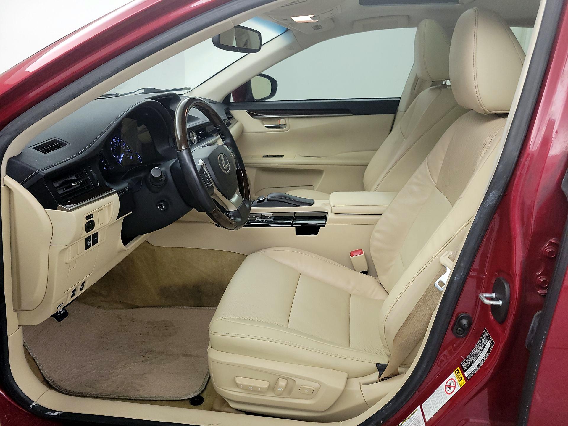 Thumbnail: 2013 Lexus ES - 11