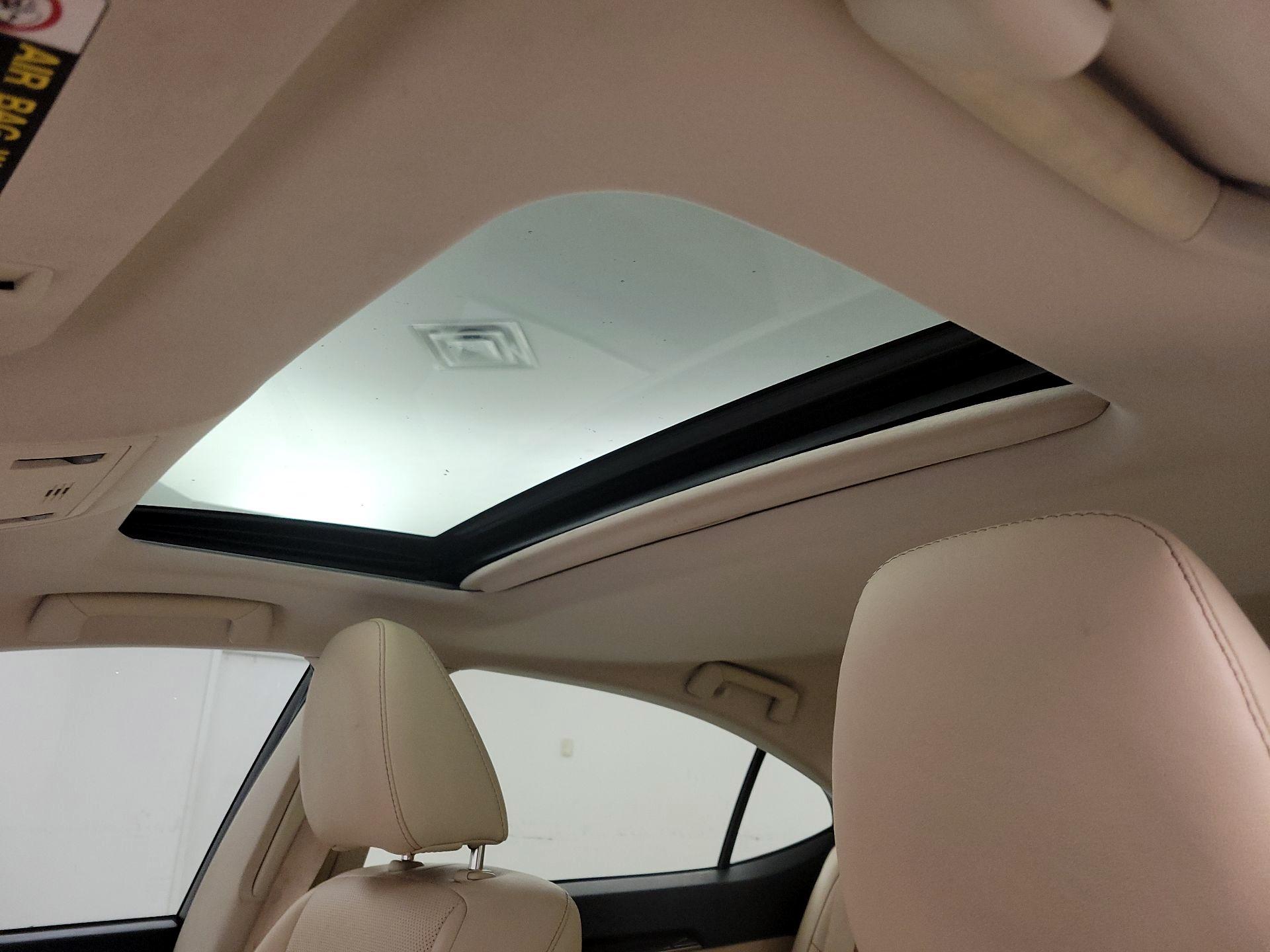 Thumbnail: 2013 Lexus ES - 20