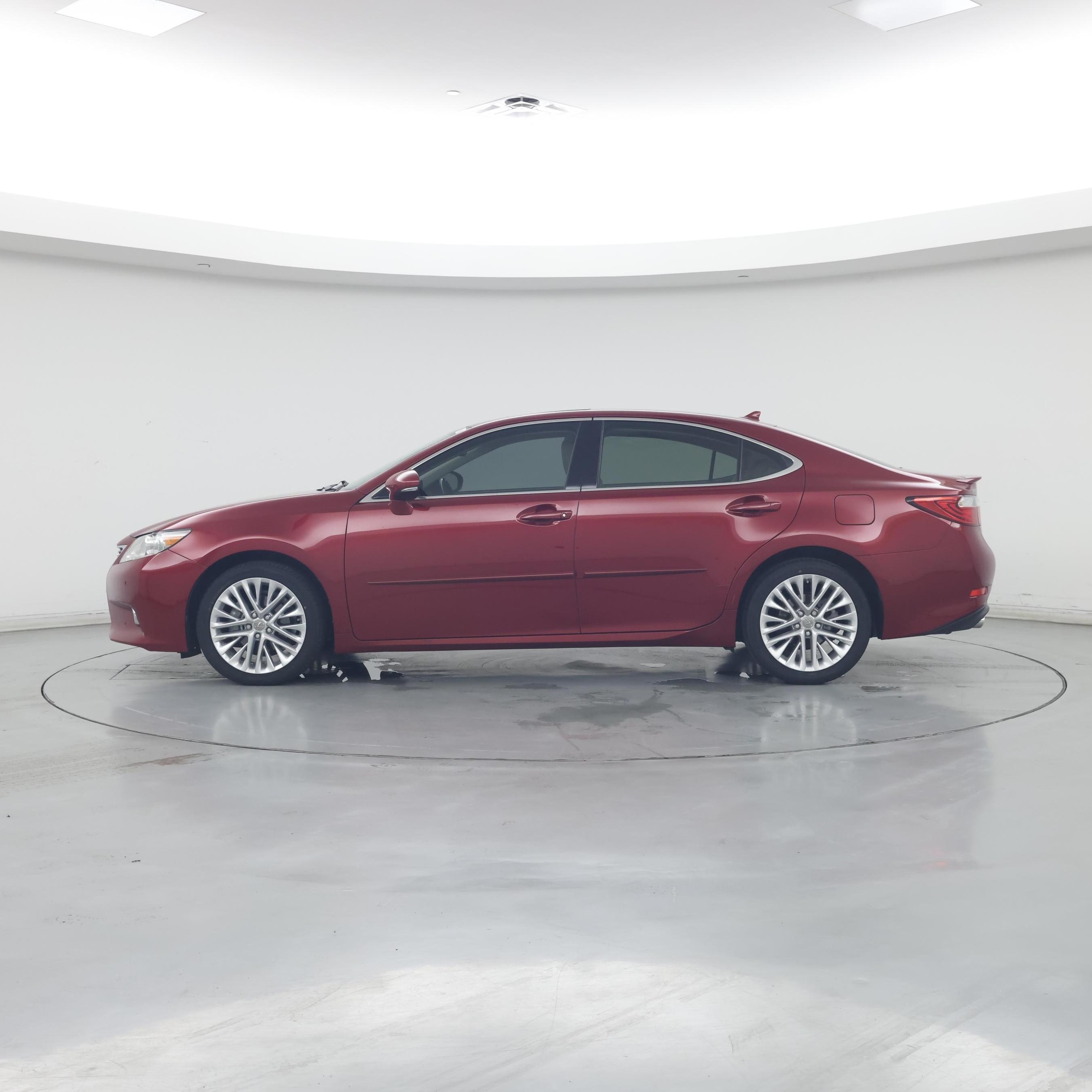 Thumbnail: 2013 Lexus ES - 3