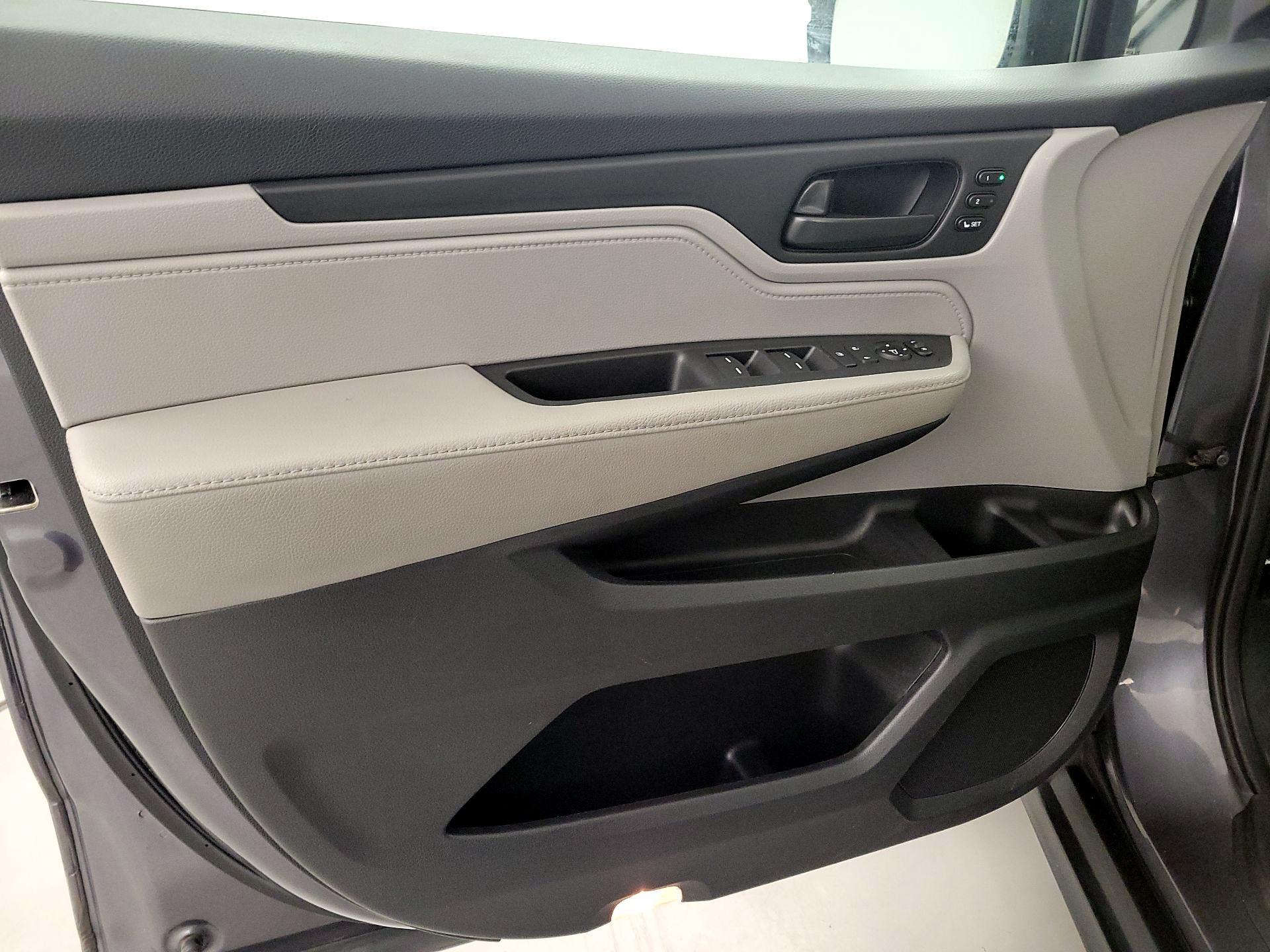 Thumbnail: 2018 Honda Odyssey - 12