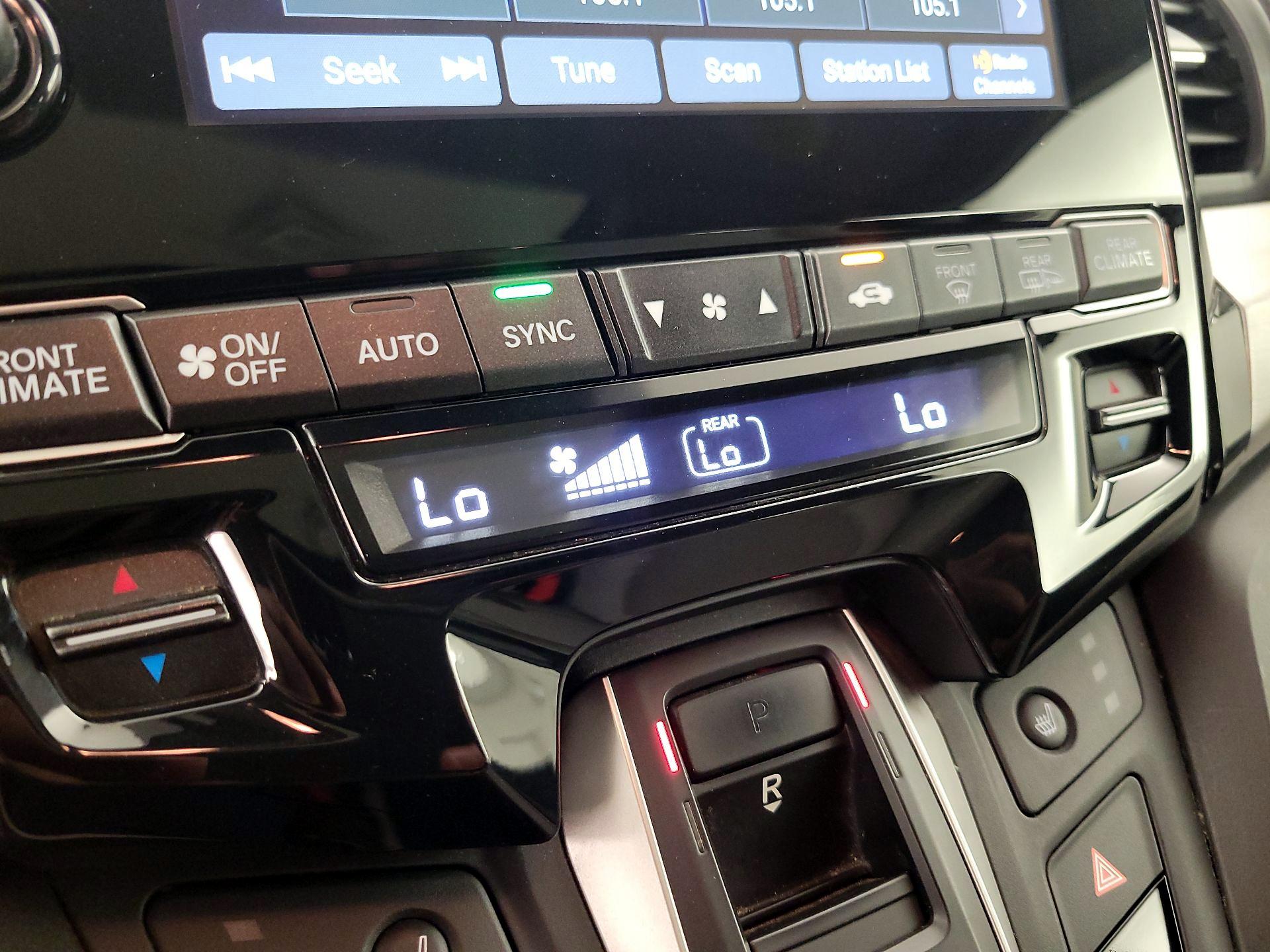 Thumbnail: 2018 Honda Odyssey - 17