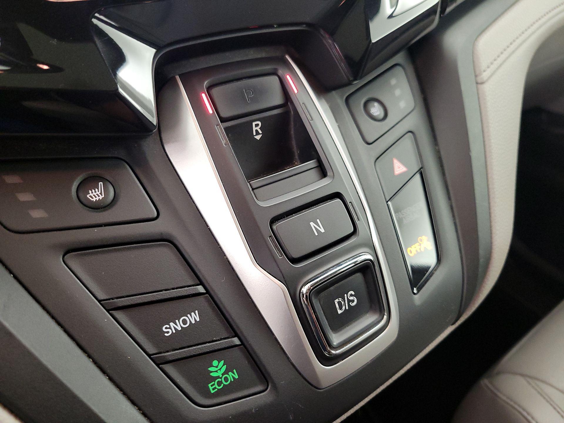Thumbnail: 2018 Honda Odyssey - 18