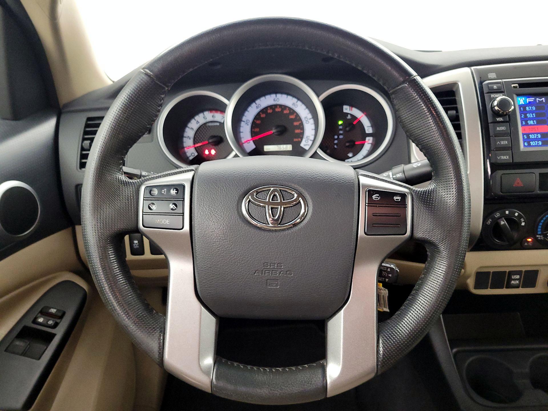 Thumbnail: 2013 Toyota Tacoma - 10