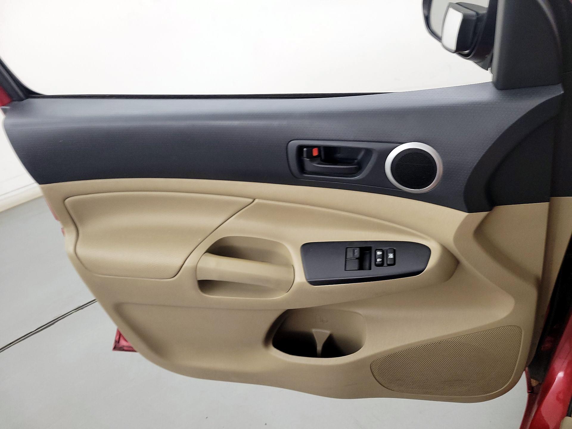 Thumbnail: 2013 Toyota Tacoma - 12