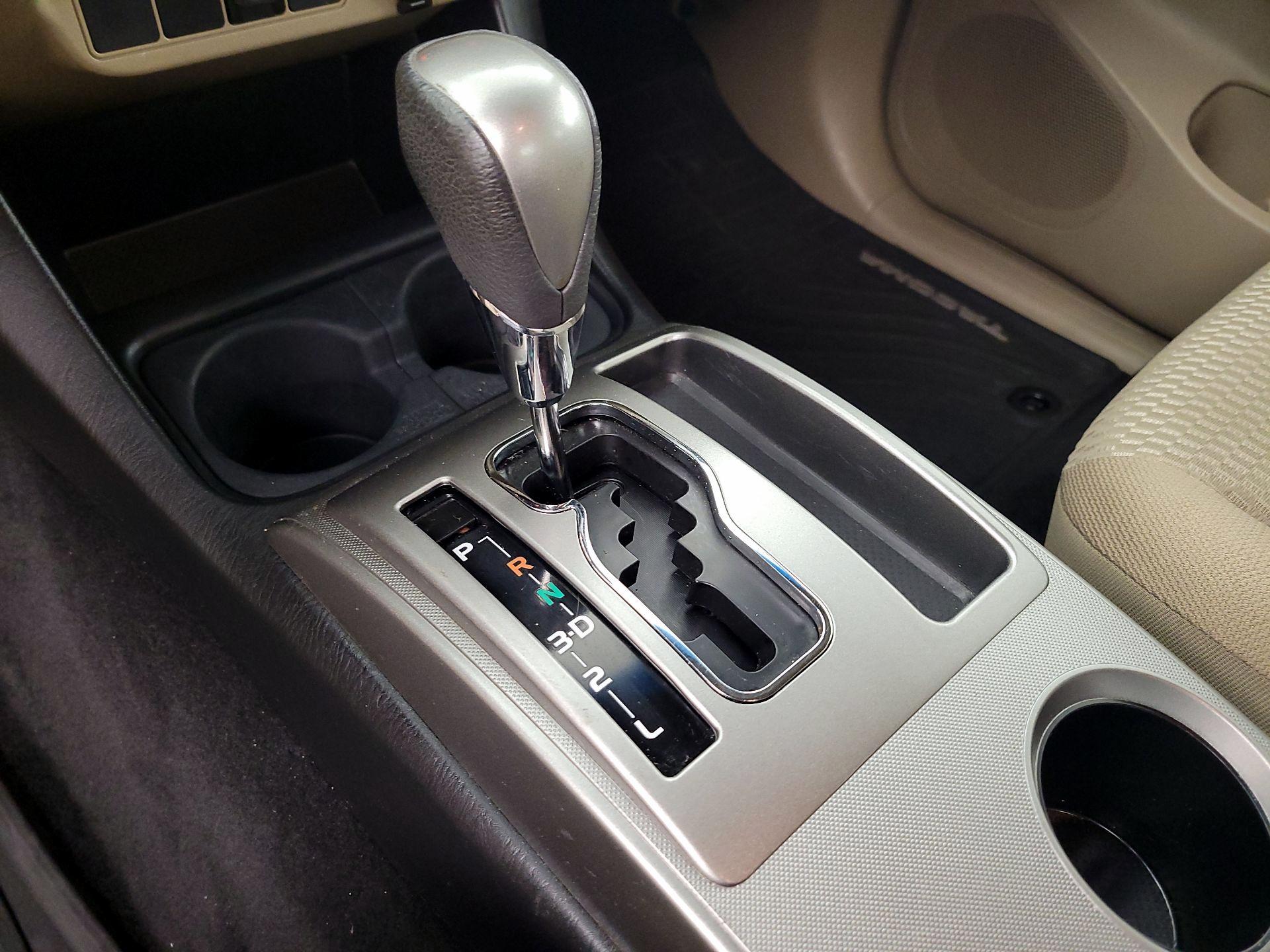 Thumbnail: 2013 Toyota Tacoma - 17