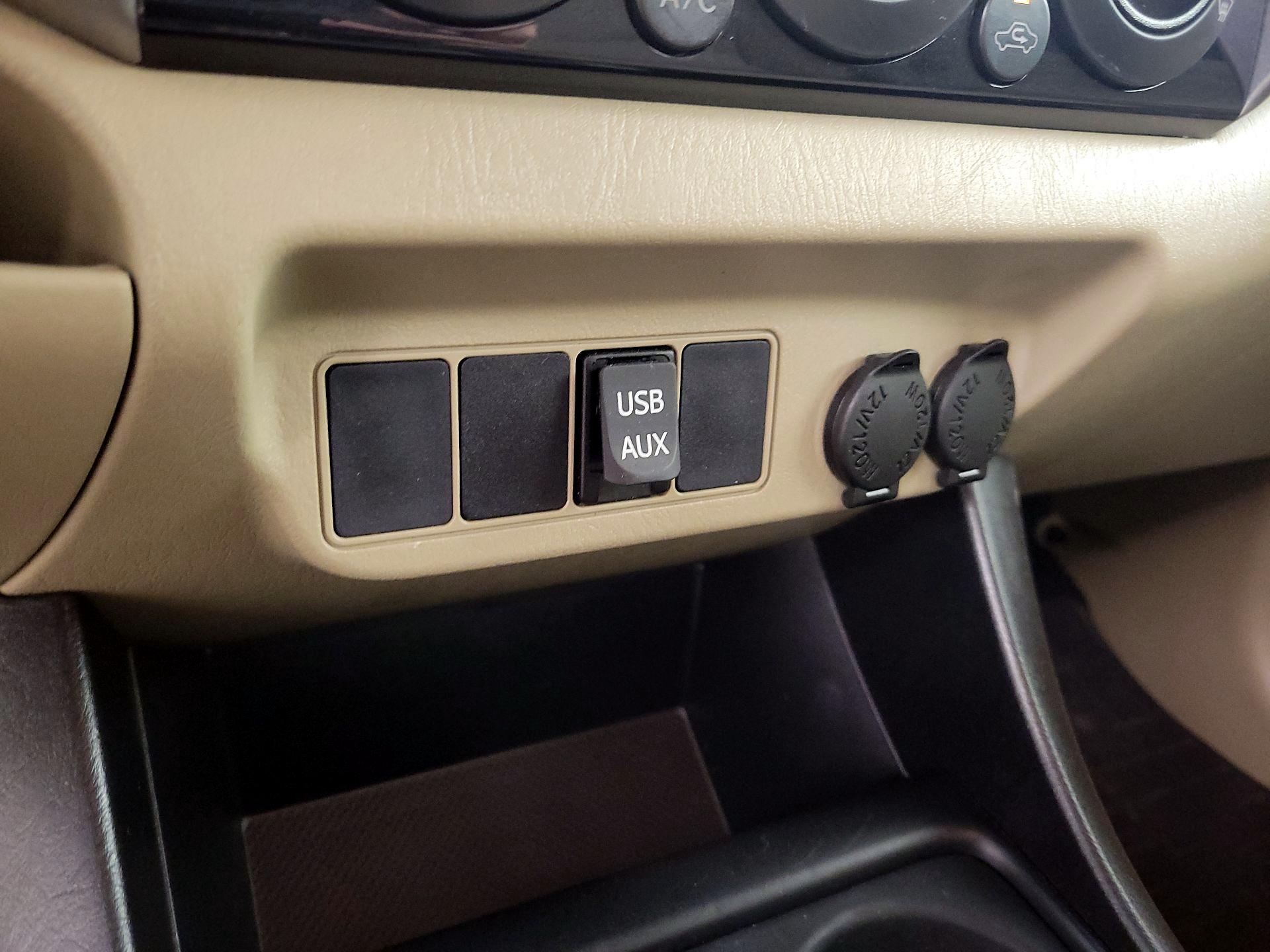 Thumbnail: 2013 Toyota Tacoma - 18
