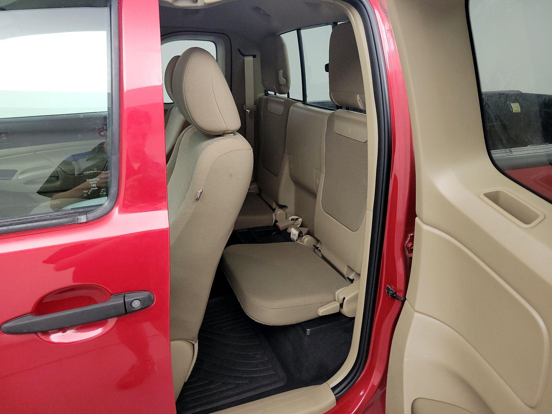 Thumbnail: 2013 Toyota Tacoma - 19