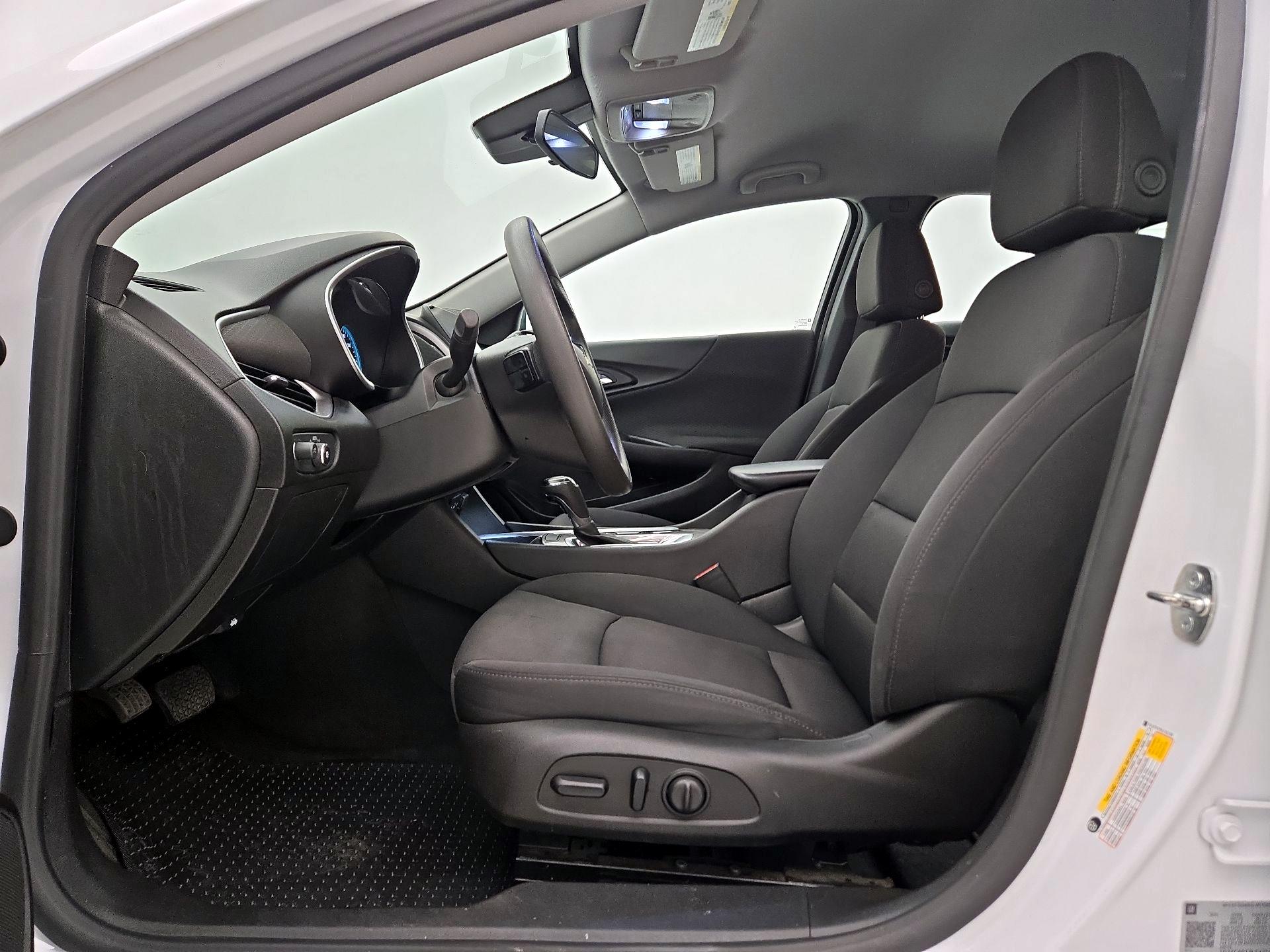 Thumbnail: 2020 Chevrolet Malibu - 11