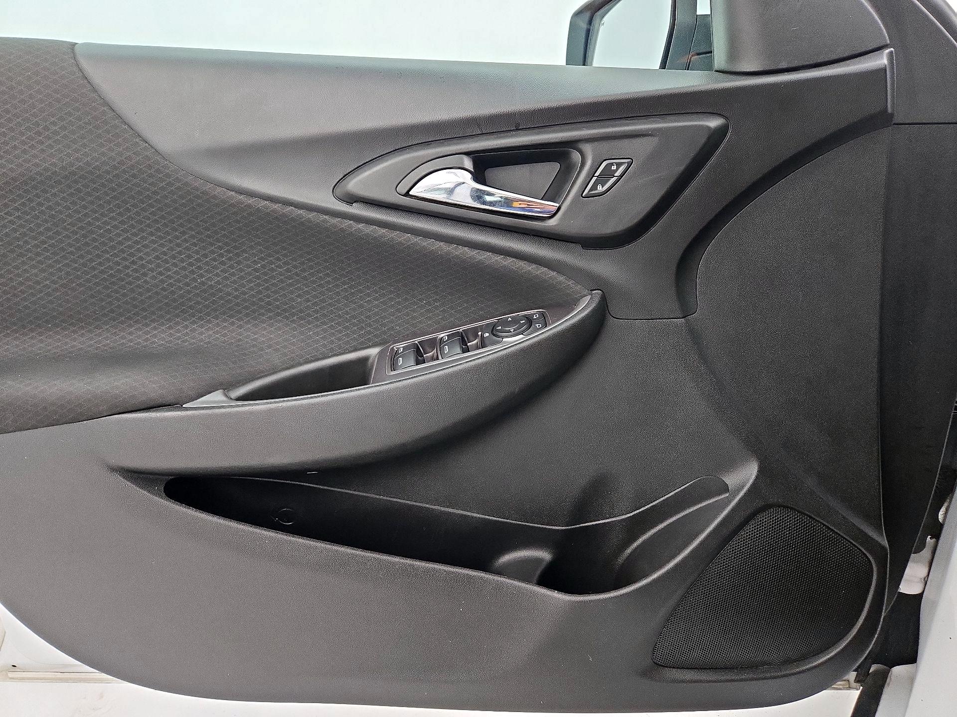 Thumbnail: 2020 Chevrolet Malibu - 12