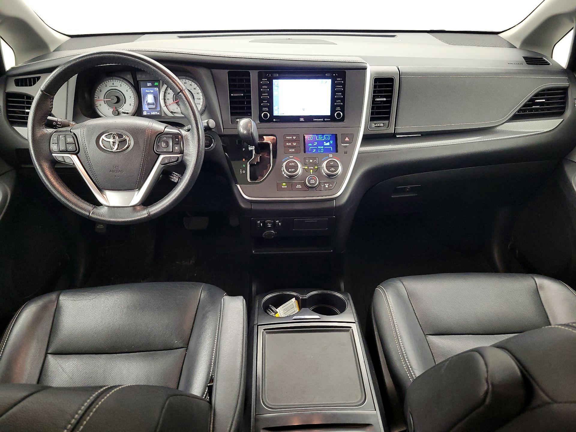 Thumbnail: 2020 Toyota Sienna - 9