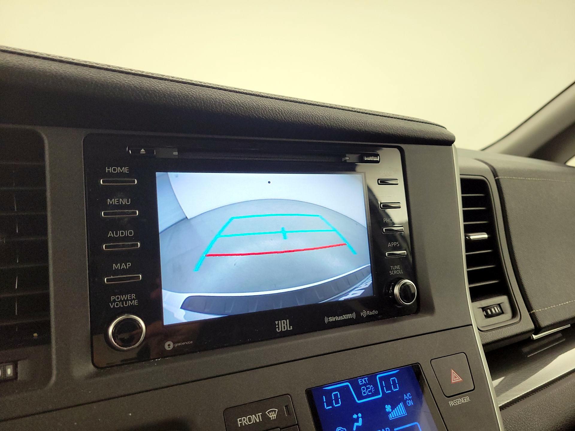 Thumbnail: 2020 Toyota Sienna - 15