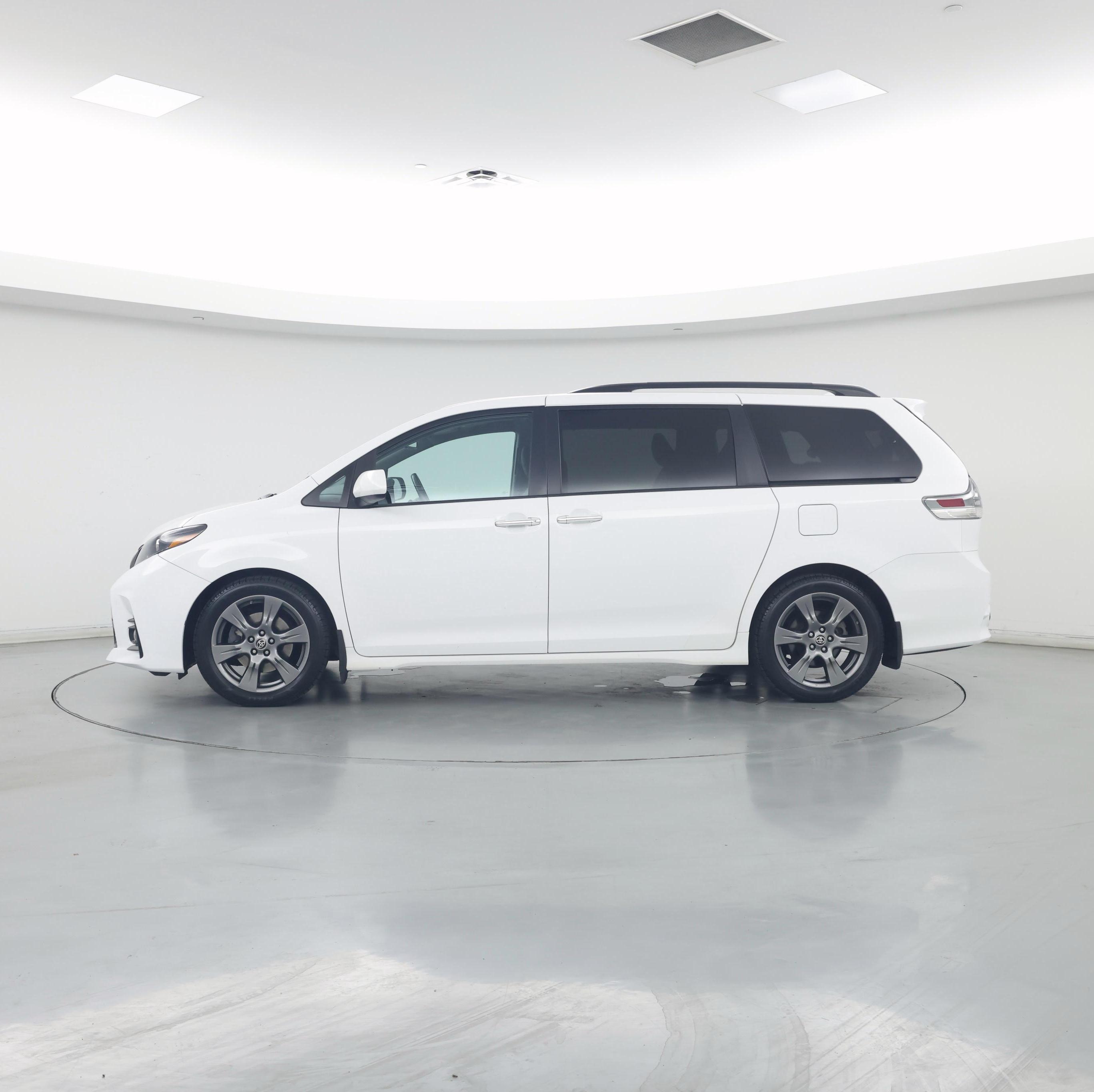 Thumbnail: 2020 Toyota Sienna - 3