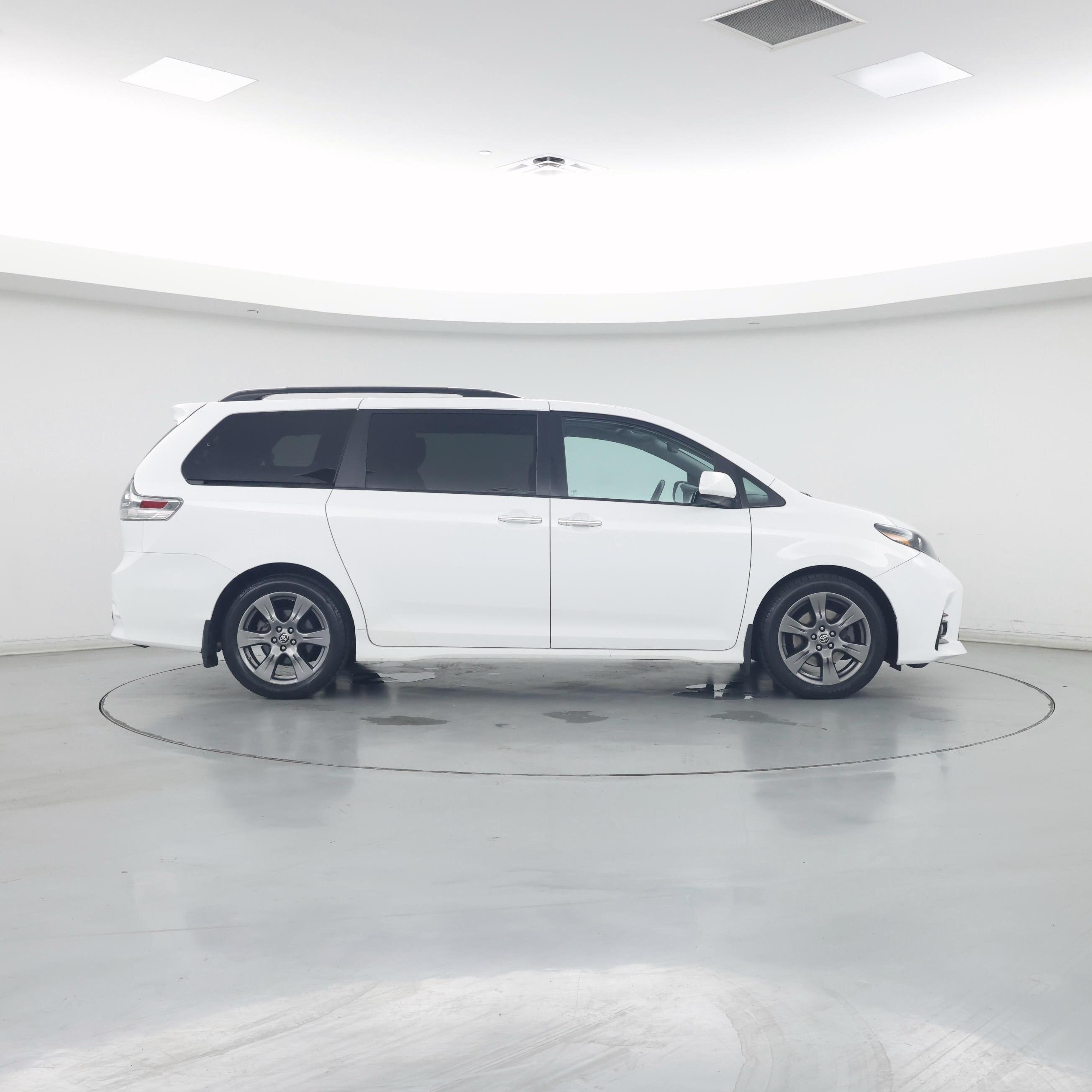 Thumbnail: 2020 Toyota Sienna - 7