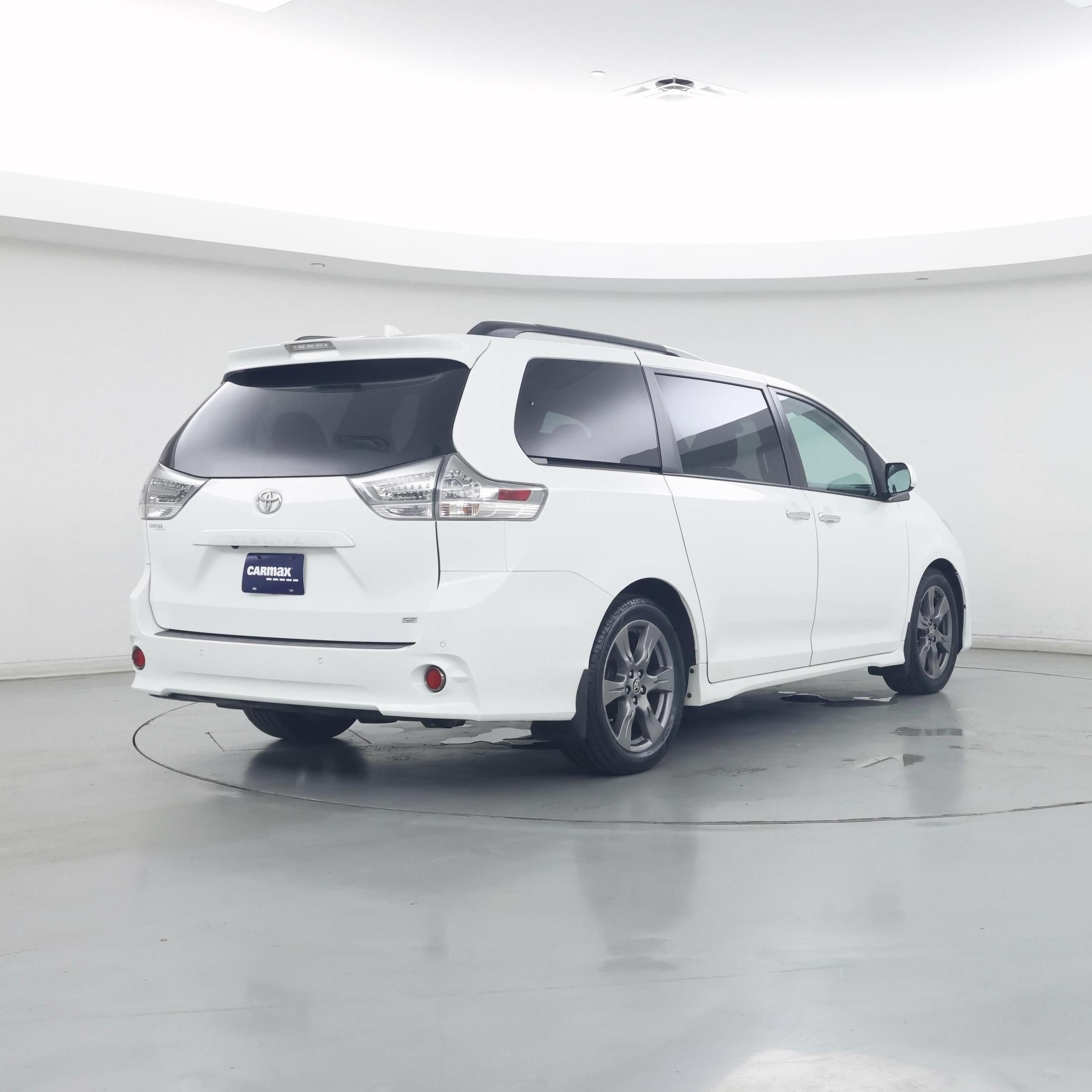 Thumbnail: 2020 Toyota Sienna - 8