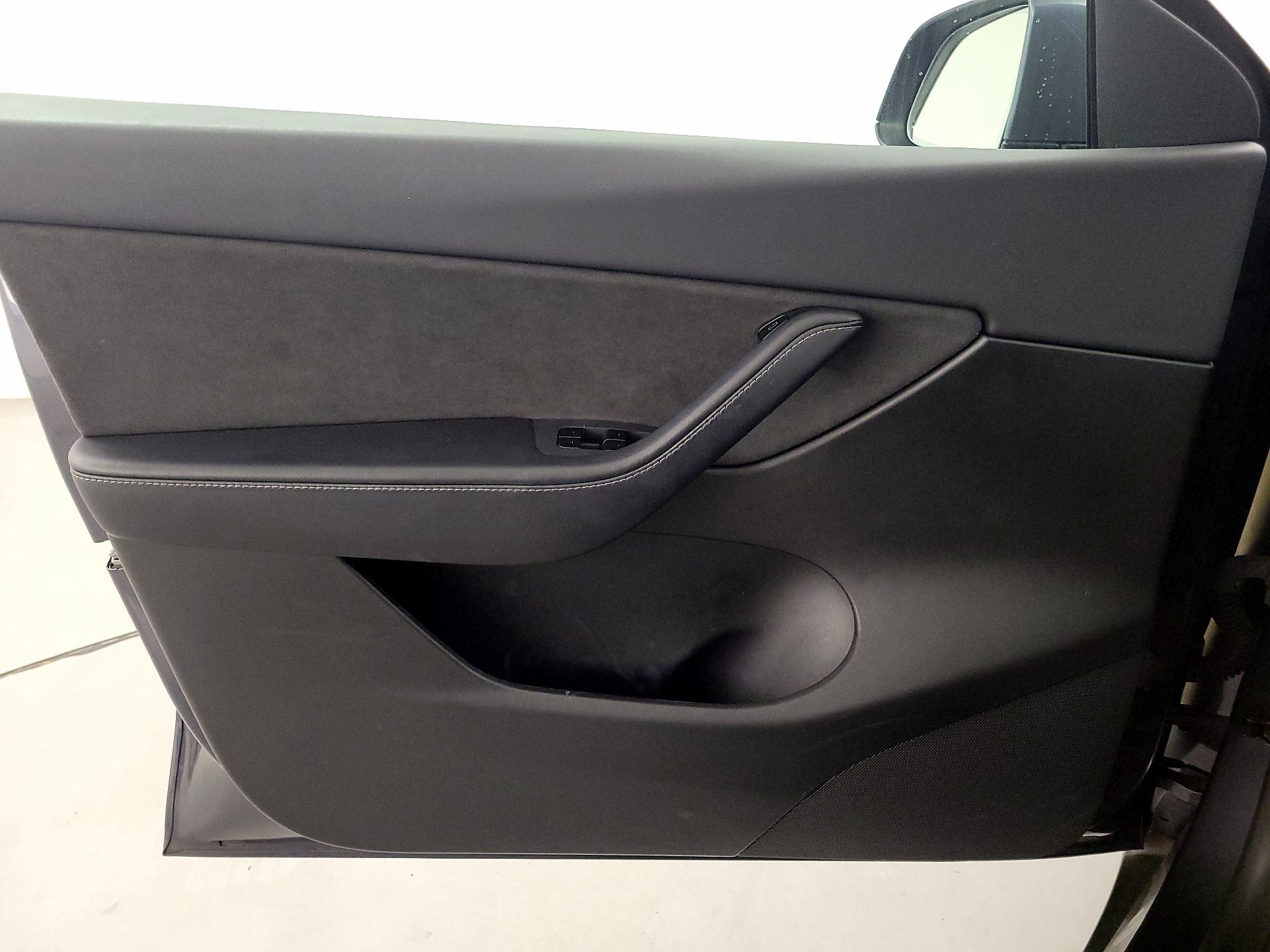 Thumbnail: 2021 Tesla Model Y - 12