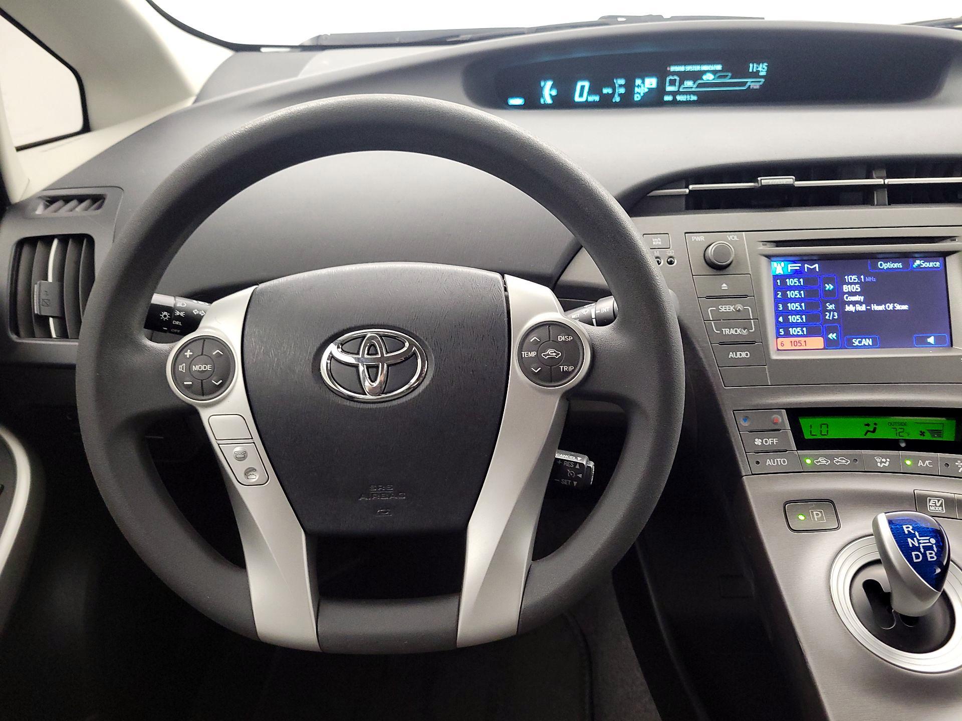 Thumbnail: 2015 Toyota Prius - 10