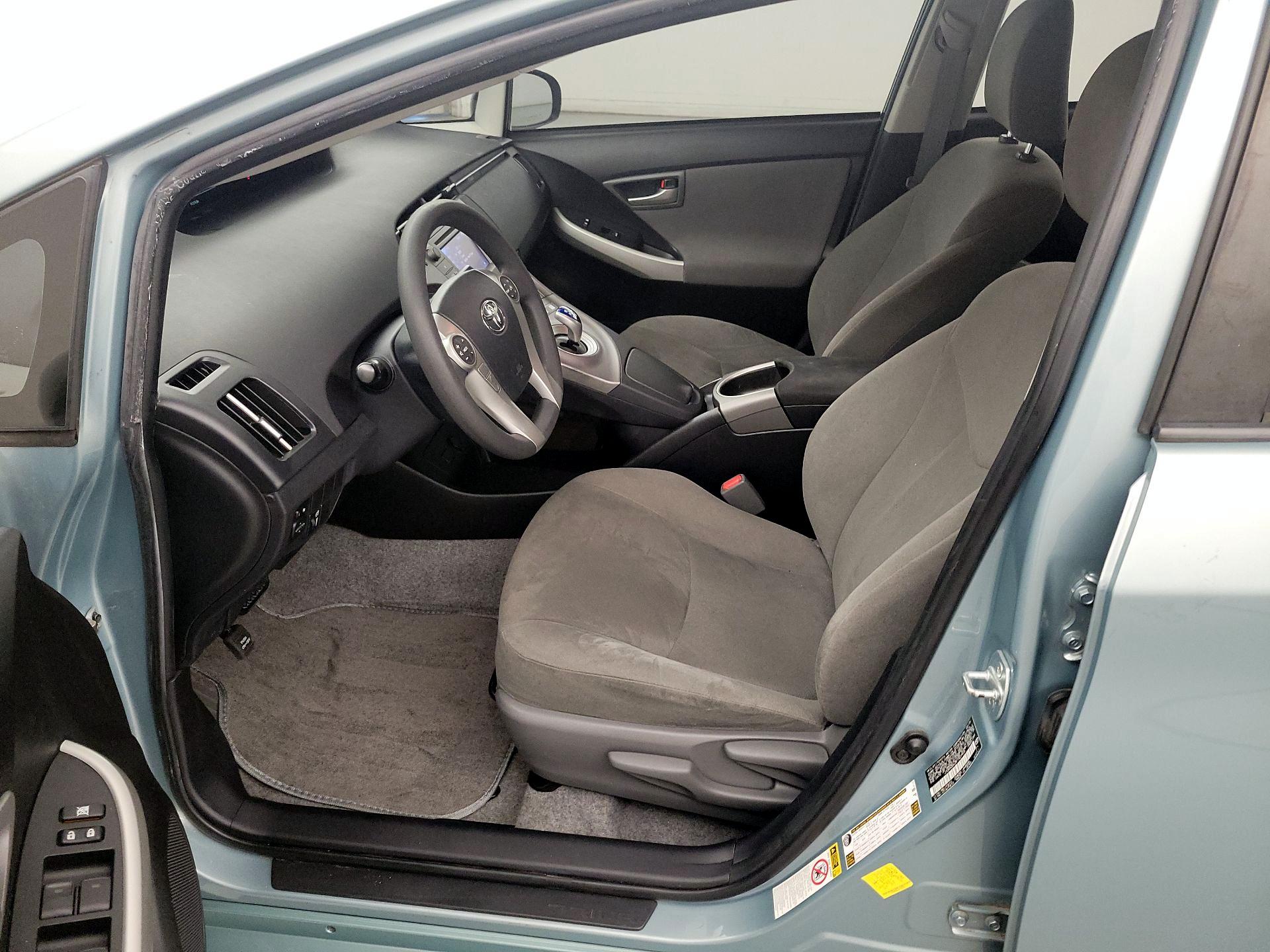 Thumbnail: 2015 Toyota Prius - 11