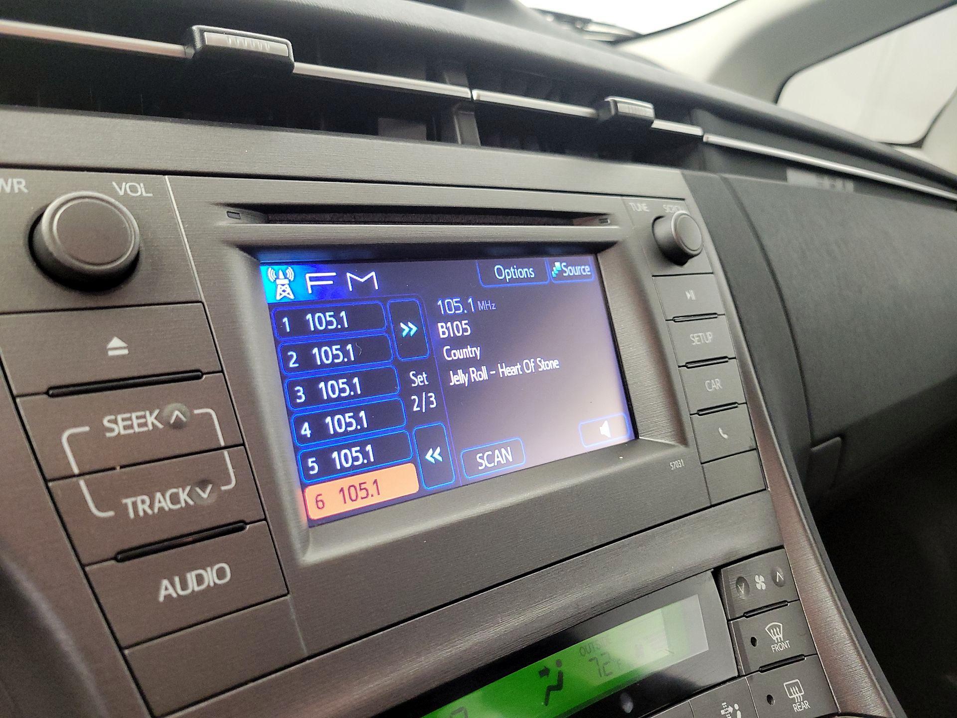 Thumbnail: 2015 Toyota Prius - 15