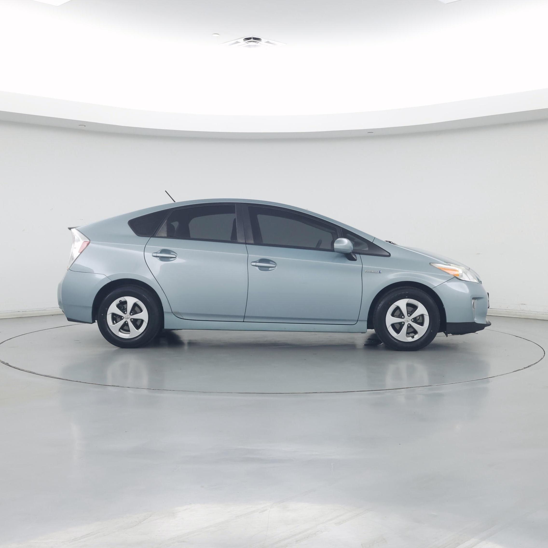 Thumbnail: 2015 Toyota Prius - 7