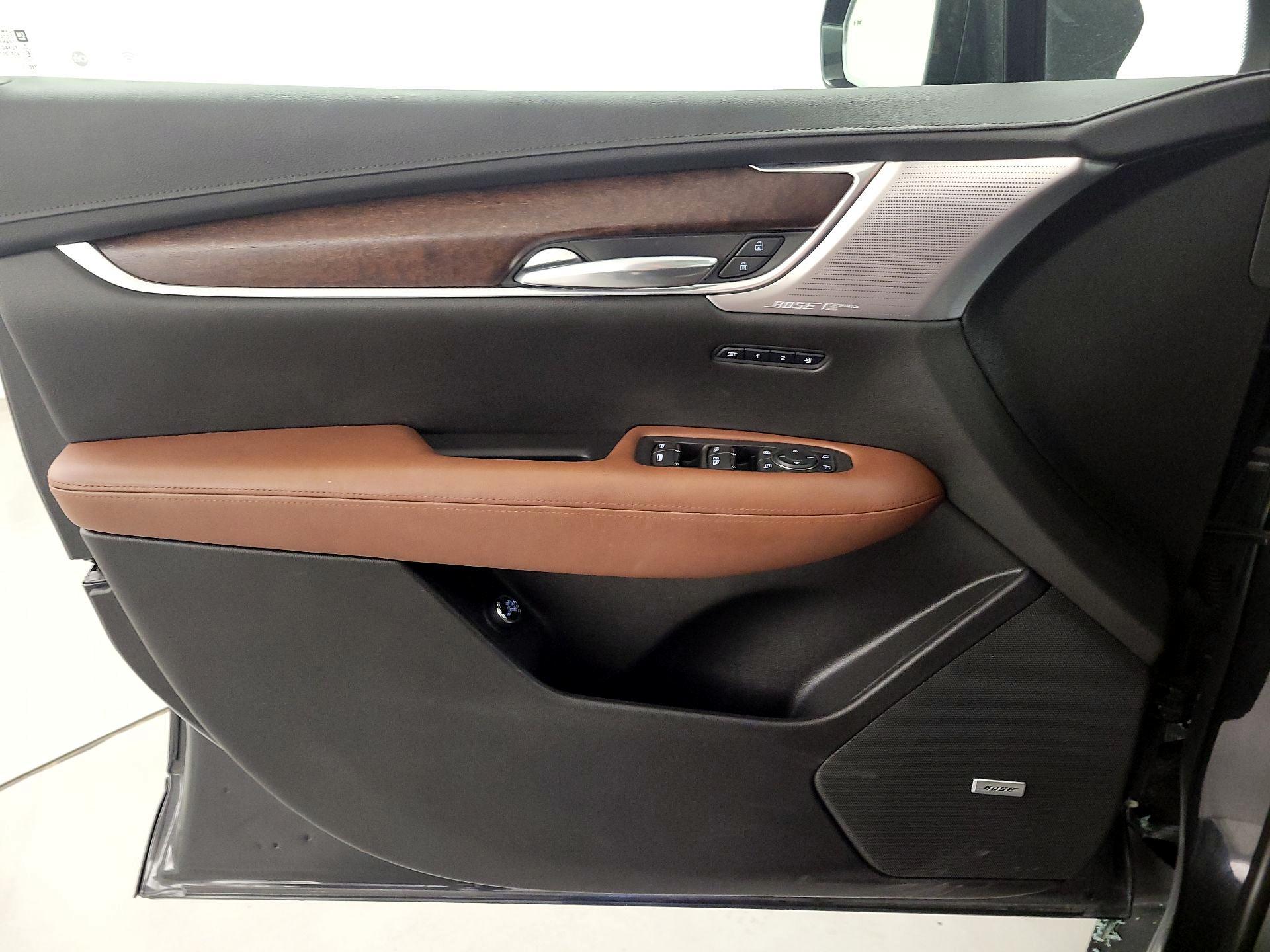 Thumbnail: 2020 Cadillac XT5 - 12