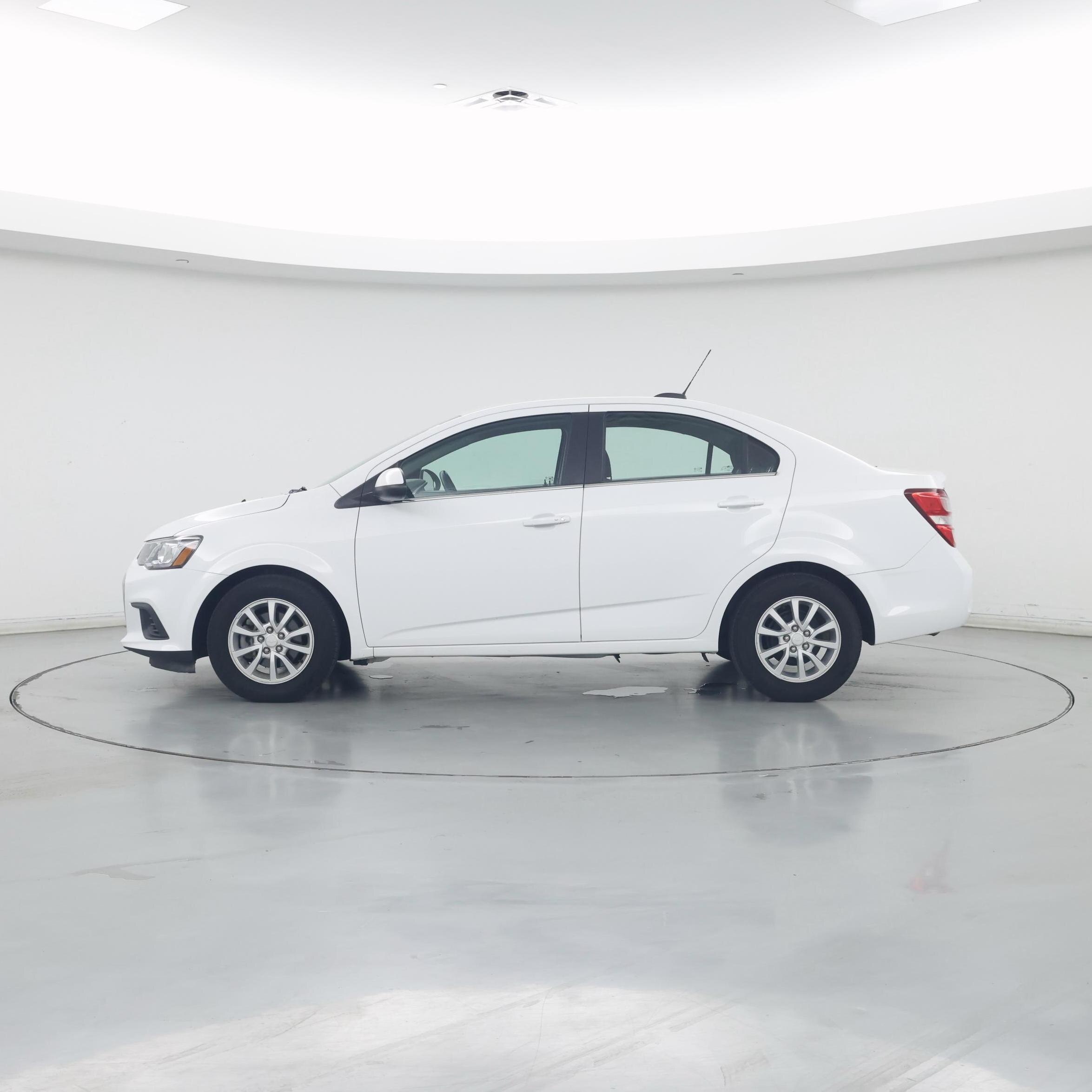 Thumbnail: 2019 Chevrolet Sonic - 3