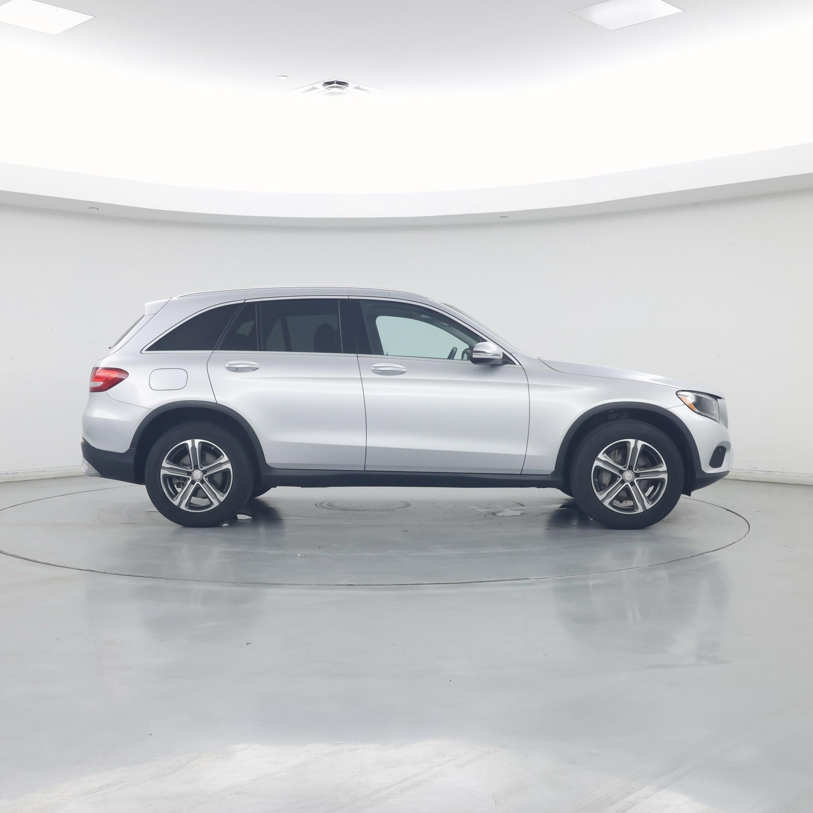 Thumbnail: 2016 Mercedes-Benz GLC - 7
