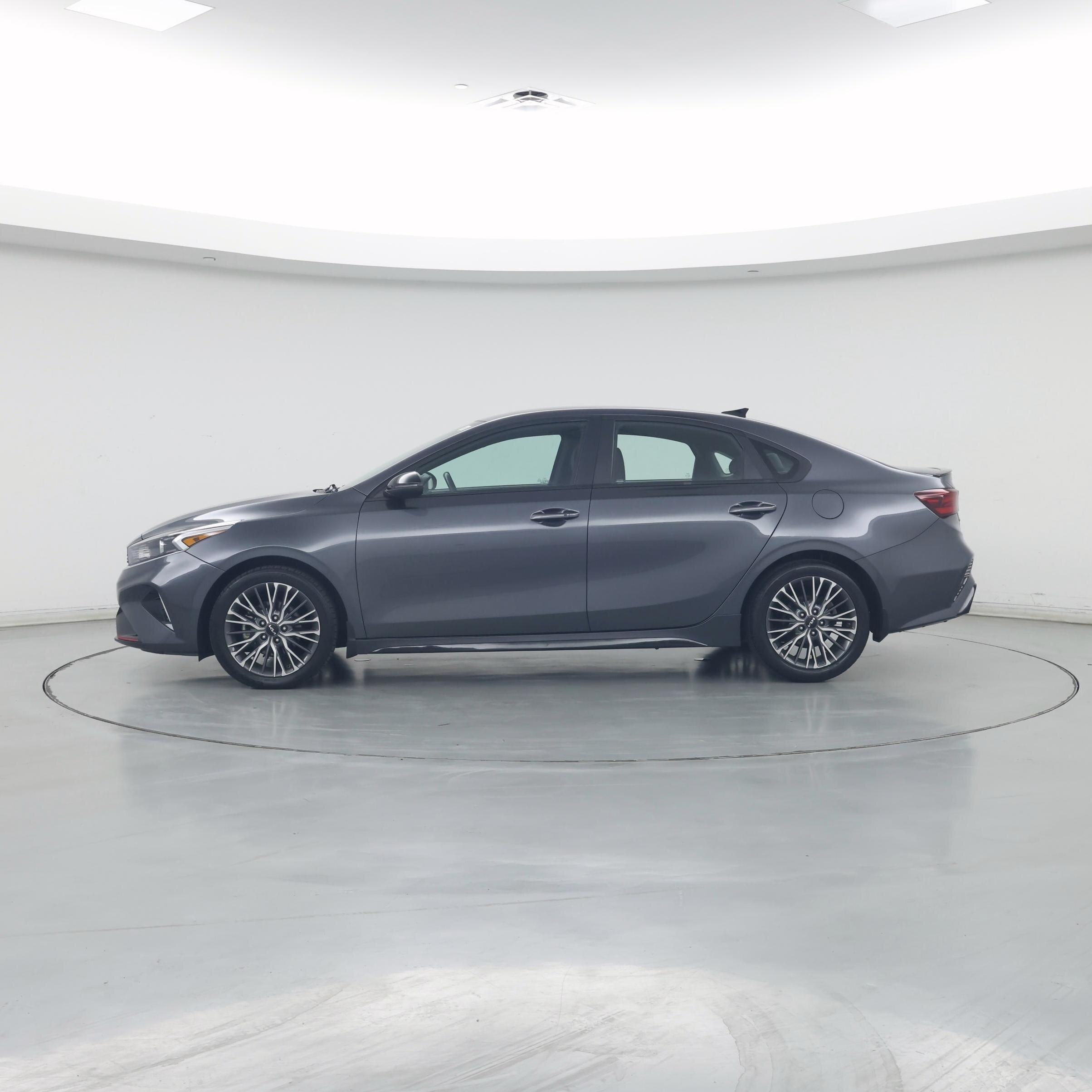 Thumbnail: 2022 Kia Forte - 3