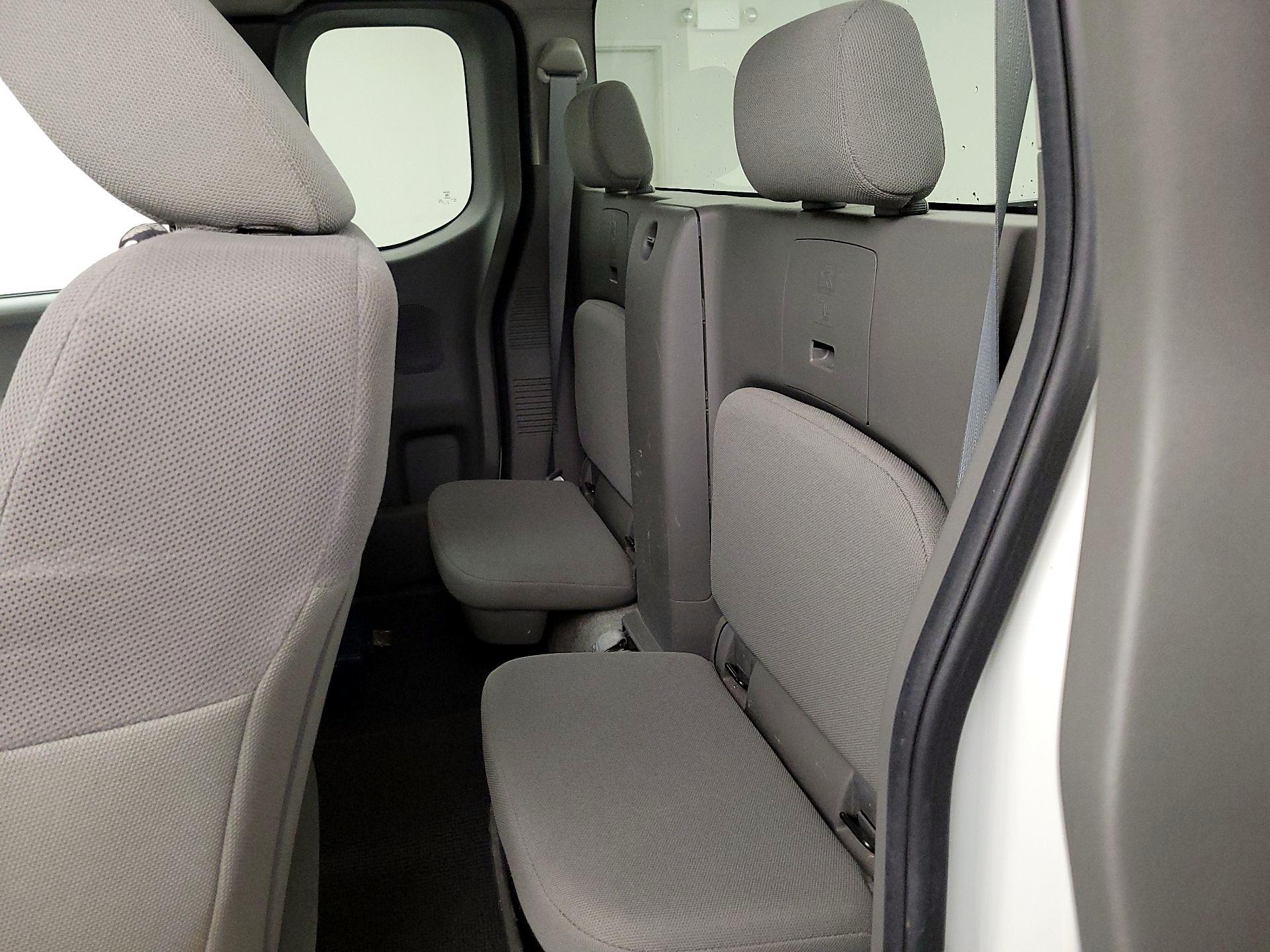 Thumbnail: 2015 Nissan Frontier - 17
