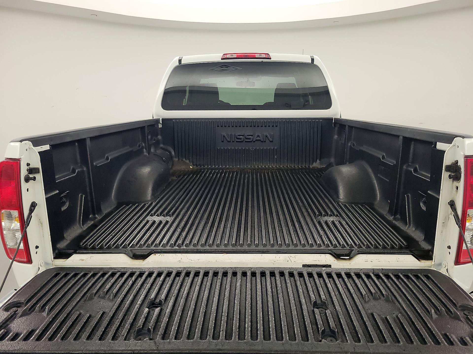 Thumbnail: 2015 Nissan Frontier - 18