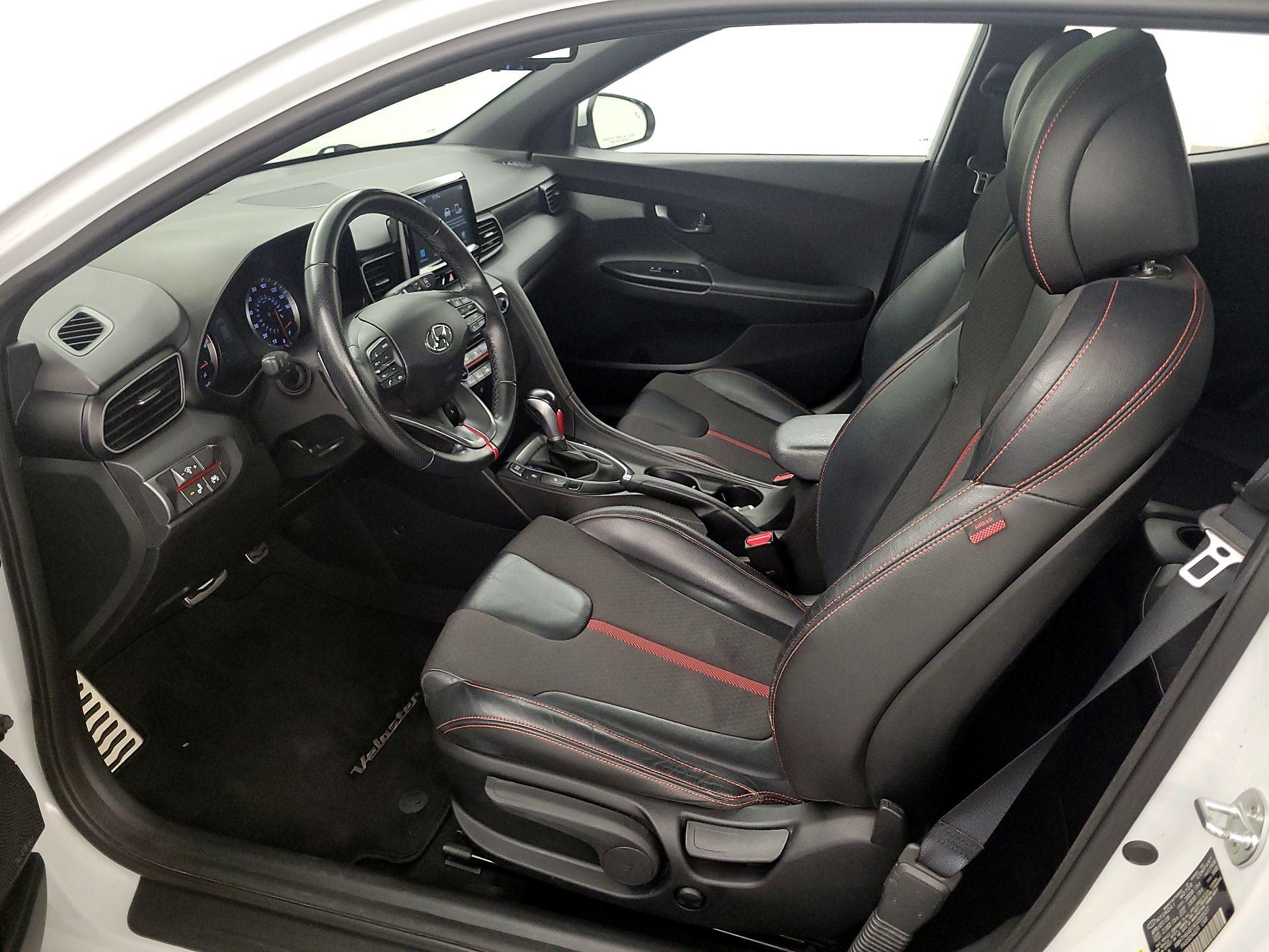 Thumbnail: 2019 Hyundai Veloster - 11
