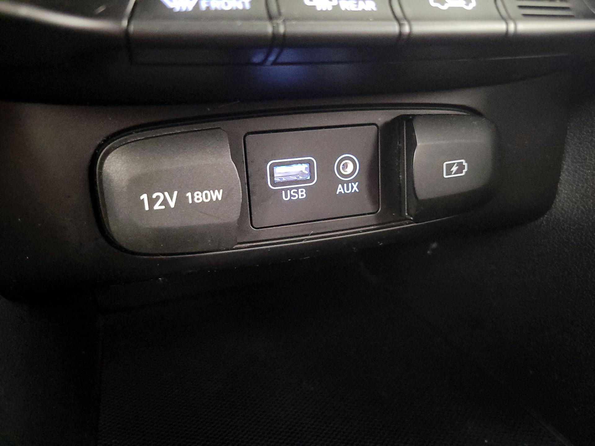 Thumbnail: 2019 Hyundai Veloster - 18