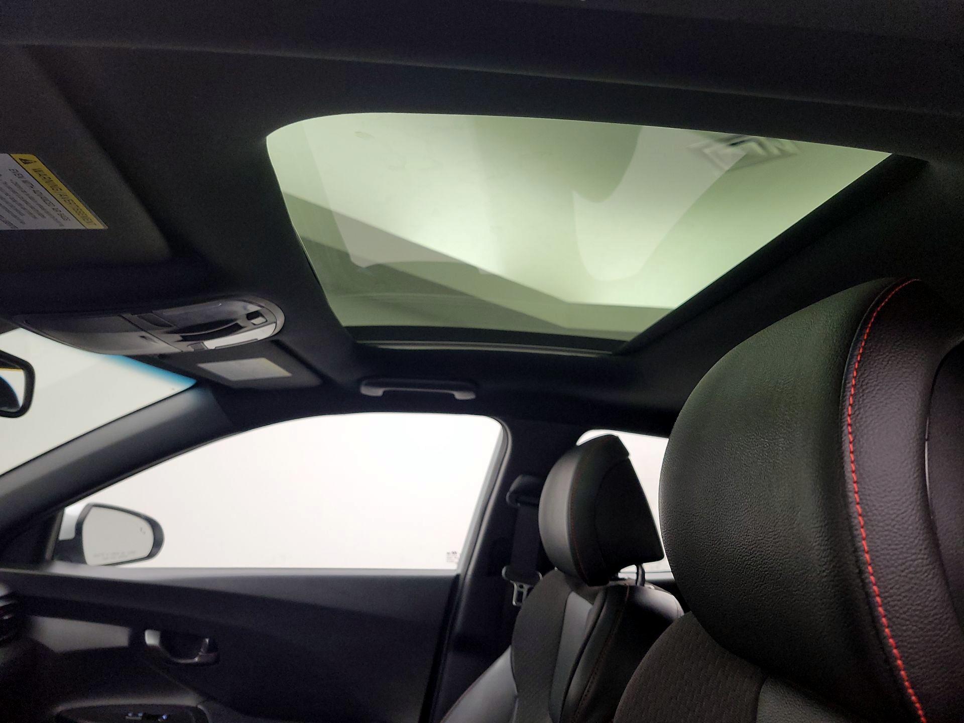 Thumbnail: 2019 Hyundai Veloster - 19