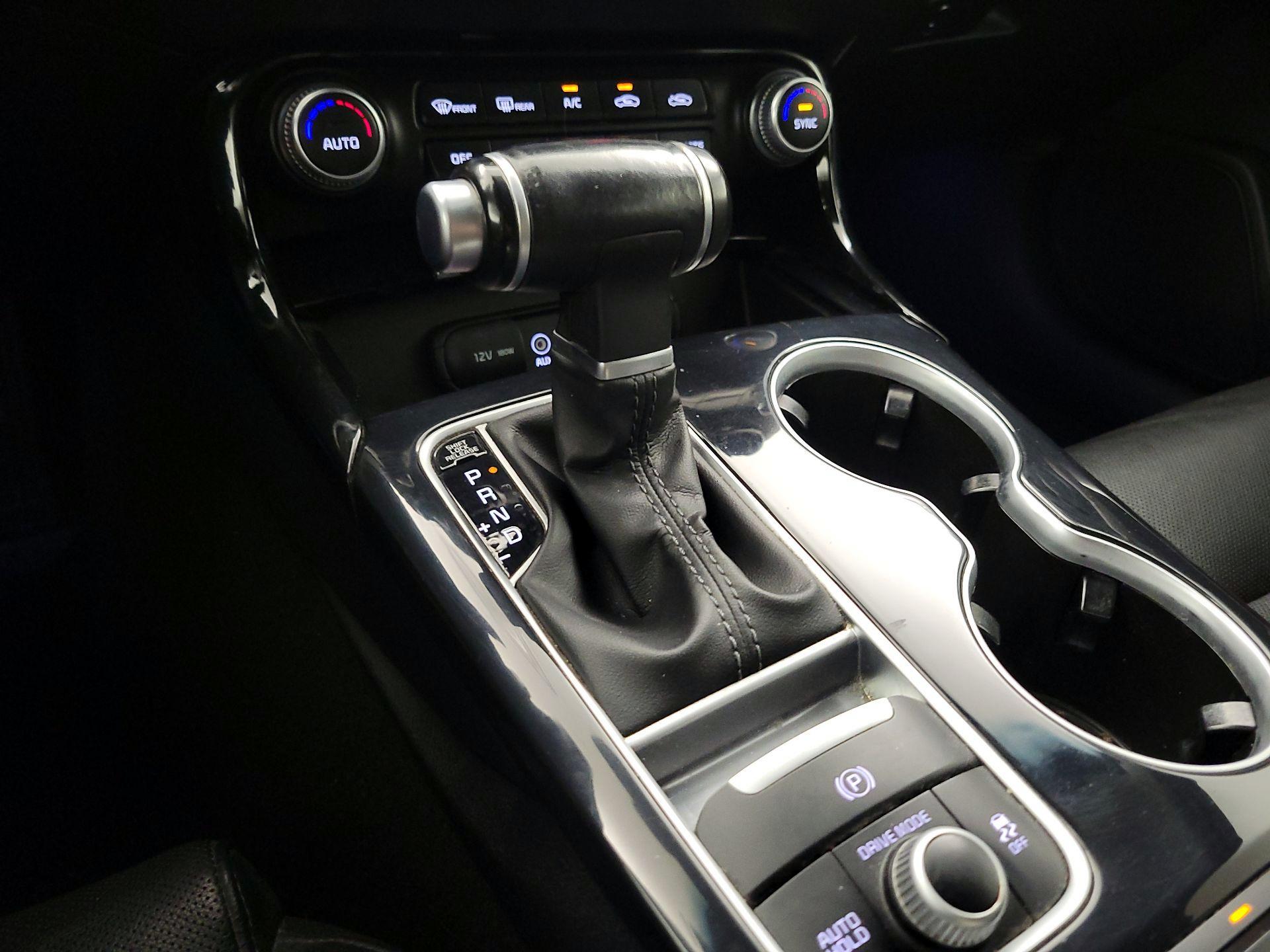 Thumbnail: 2018 Kia Stinger - 17
